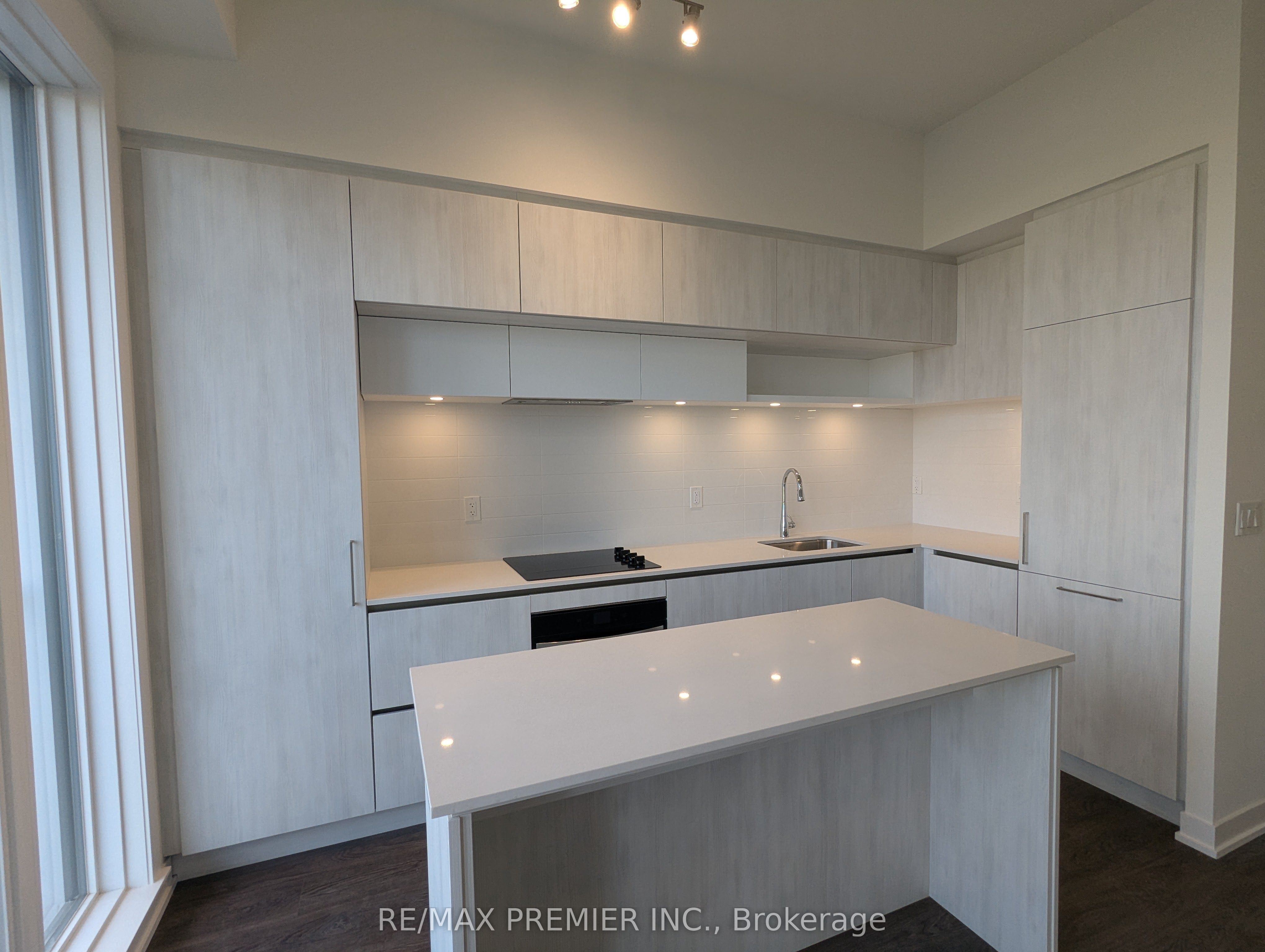 Unit 510 - 9 Steckley House Lane, Richmond Hill 5