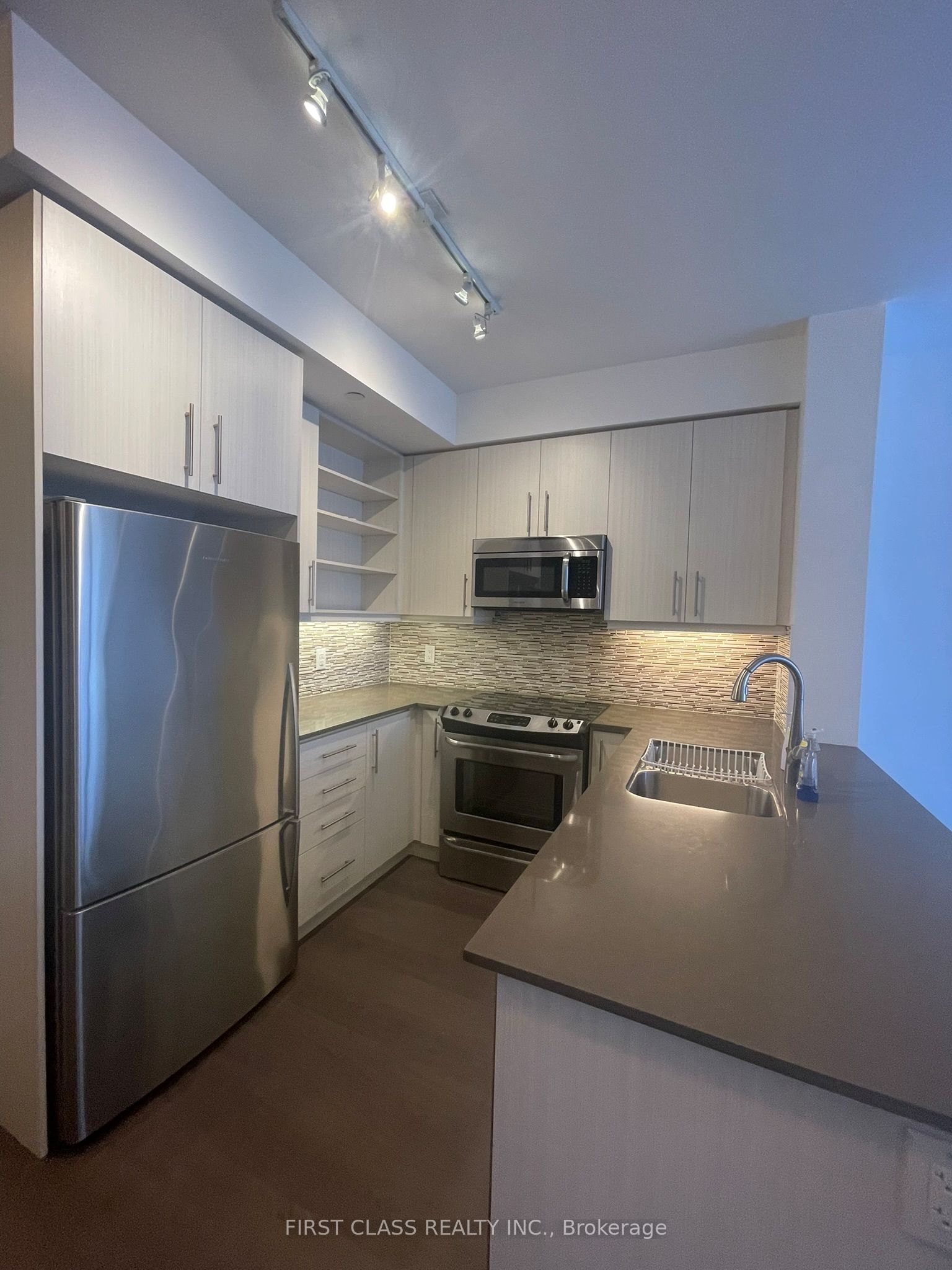 Unit 1106 - 55 Oneida Crescent, Richmond Hill 3