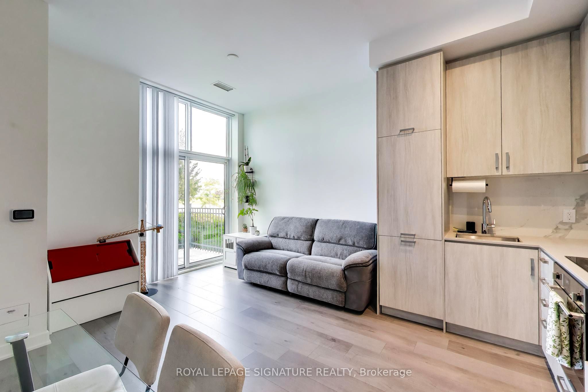 Unit 105 - 60 Honeycrisp Crescent, Vaughan 3