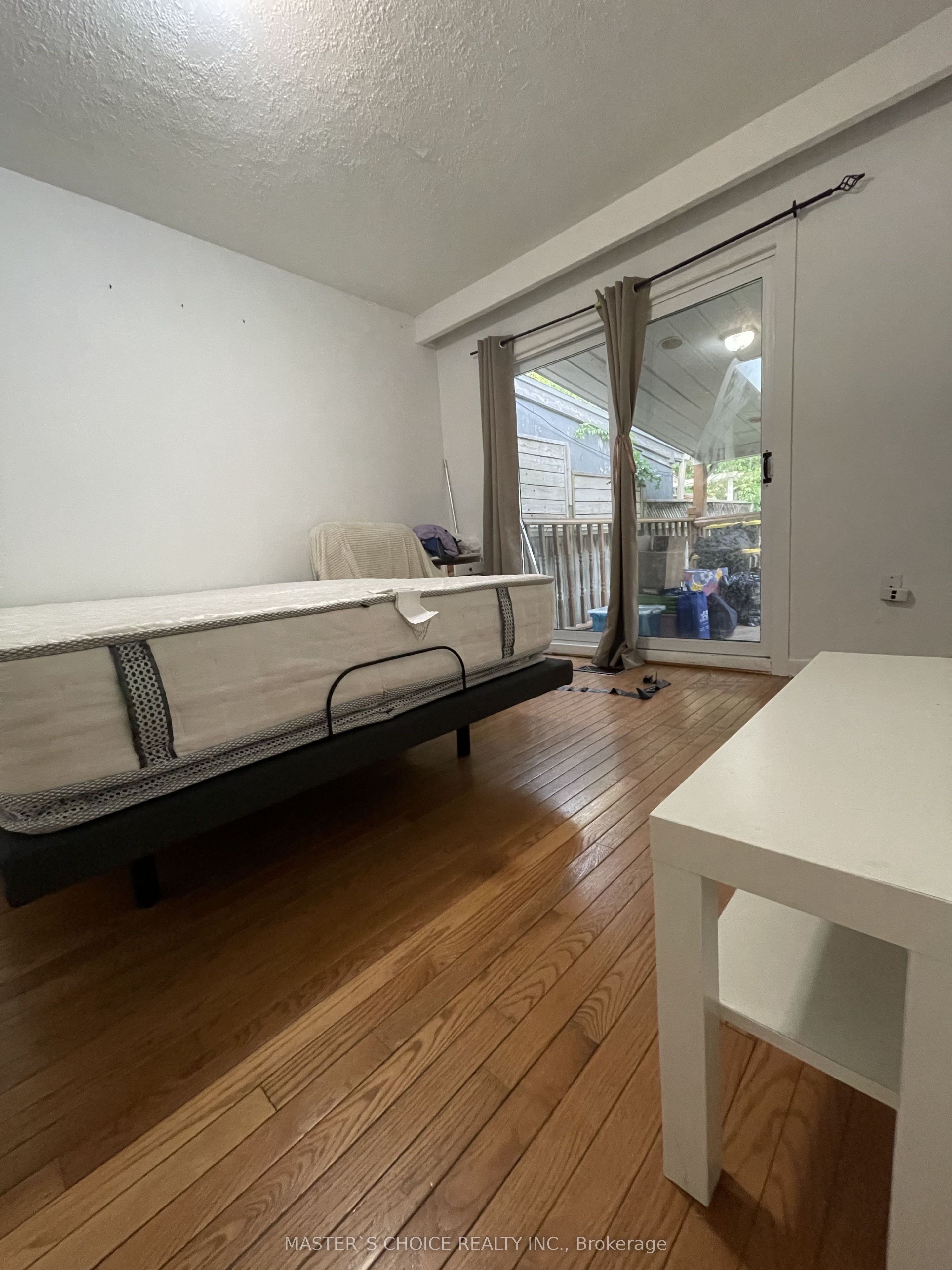 39 Richardson Drive S, Aurora 1