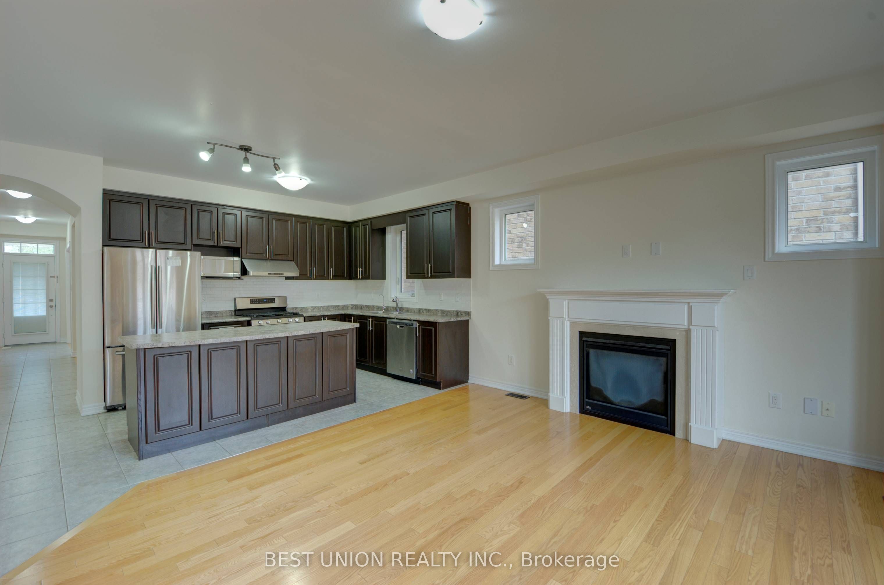 196 Donald Sim Avenue, Markham 4