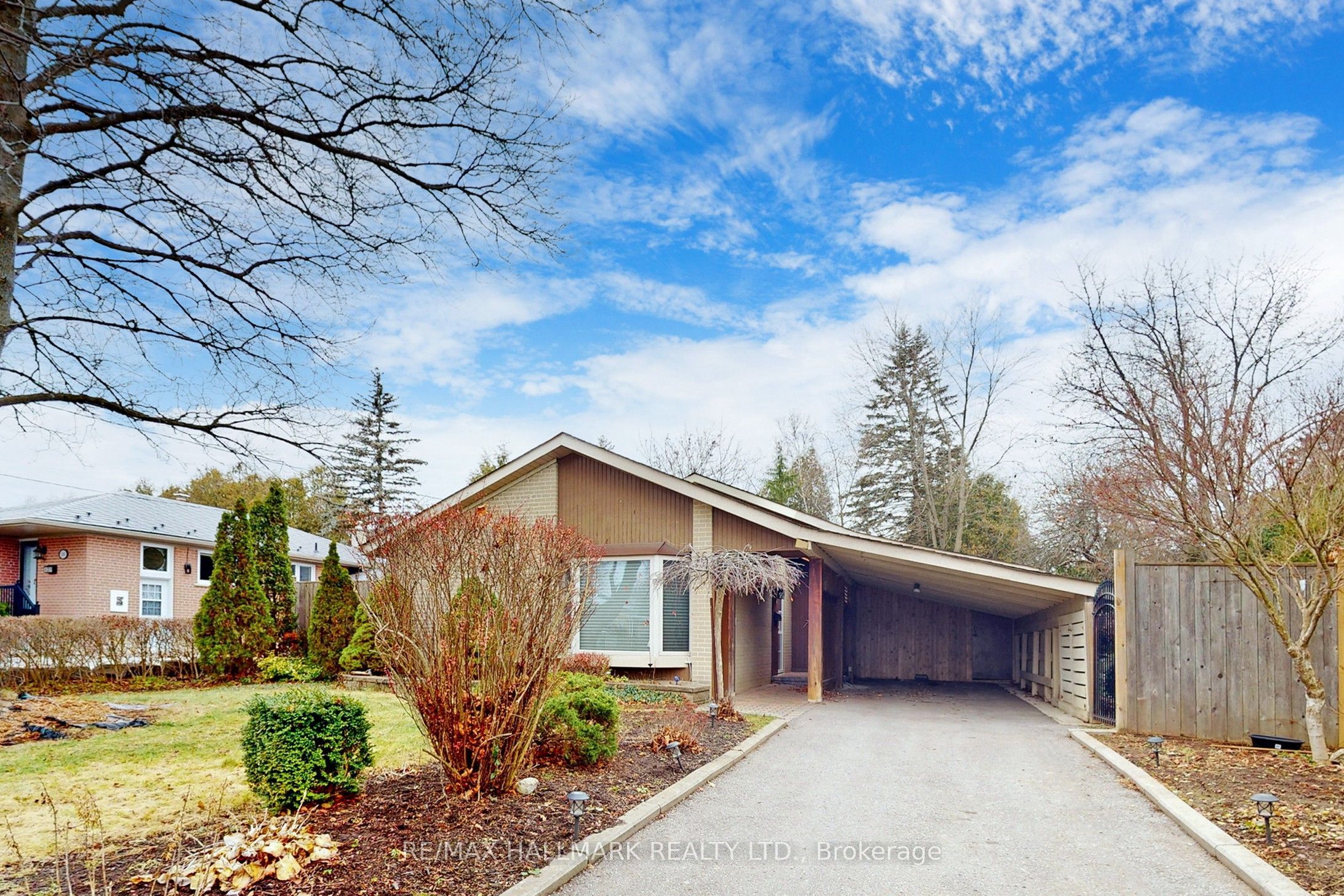 16 Knowles Crescent, Aurora 1