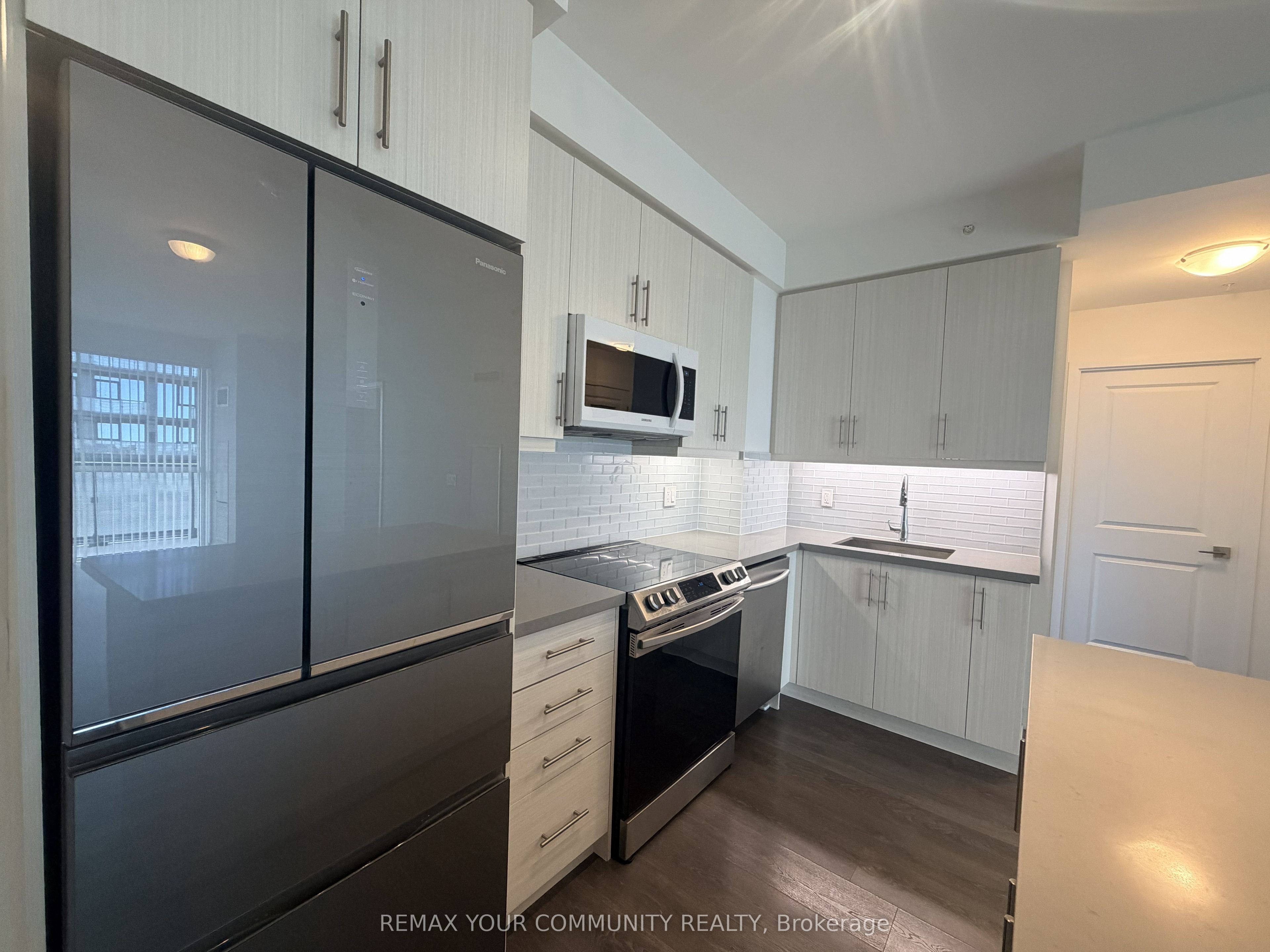 Unit 1809 - 75 Oneida Crescent, Richmond Hill 5