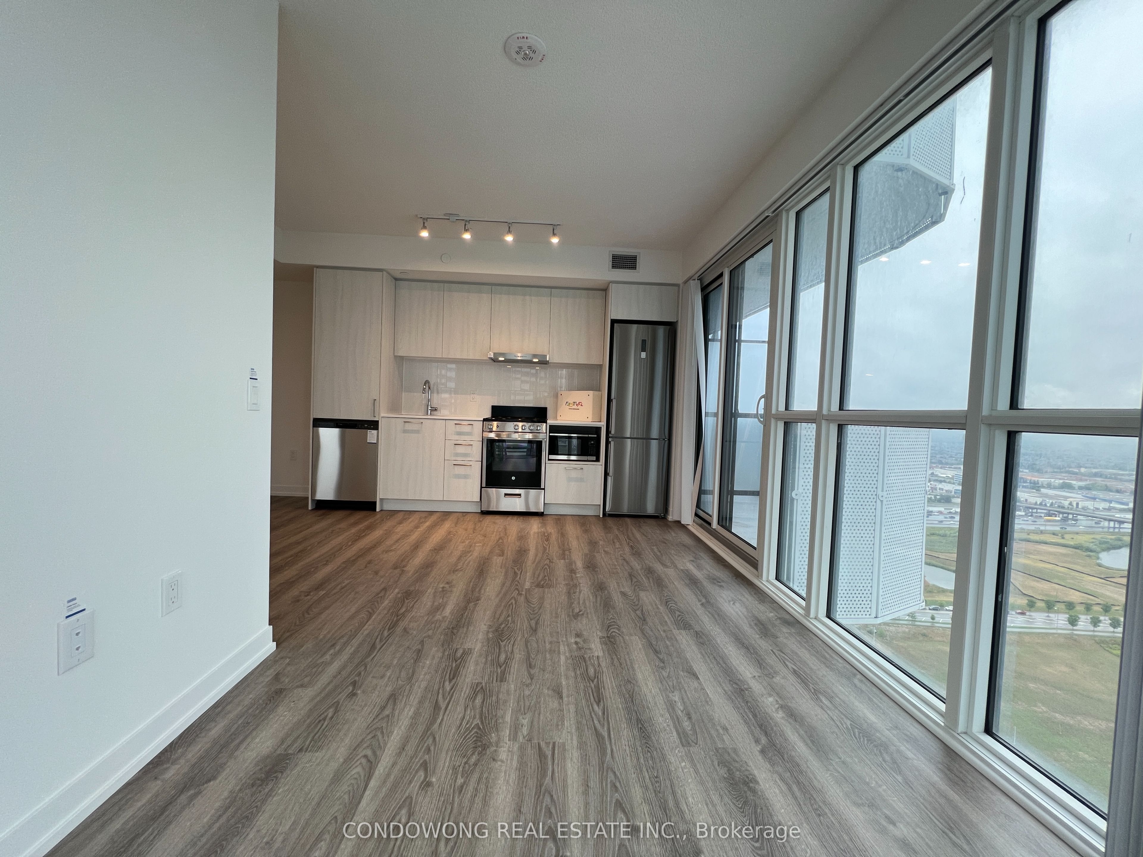 Unit 4015 - 195 Commerce Street, Vaughan 4