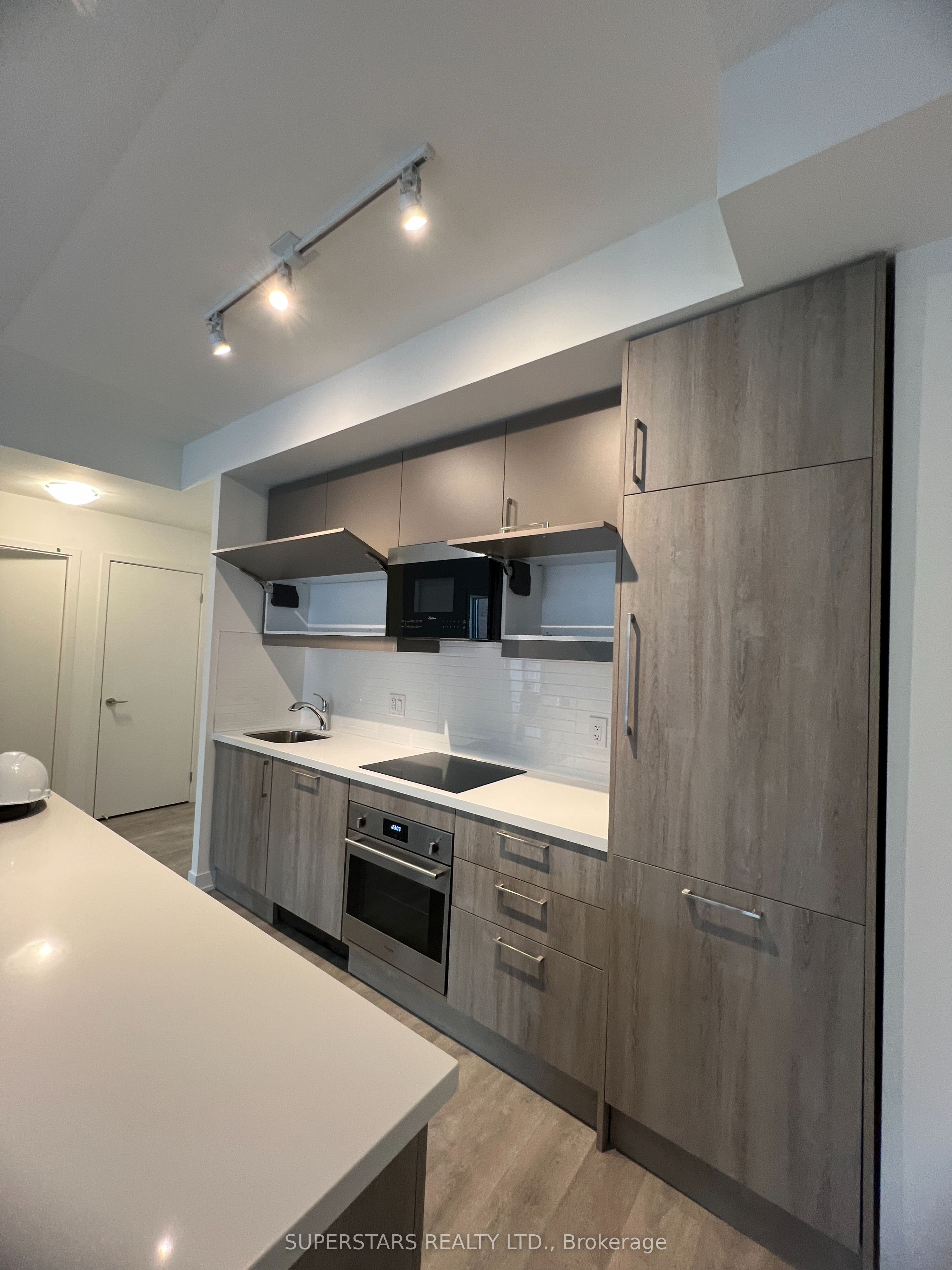 Unit 833 - 8119 Birchmount Road, Markham 4