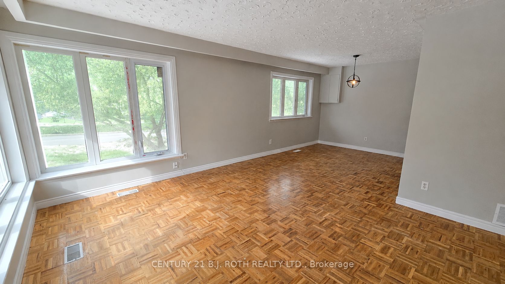 Unit Upper - 41 Bayview Drive, Barrie 4