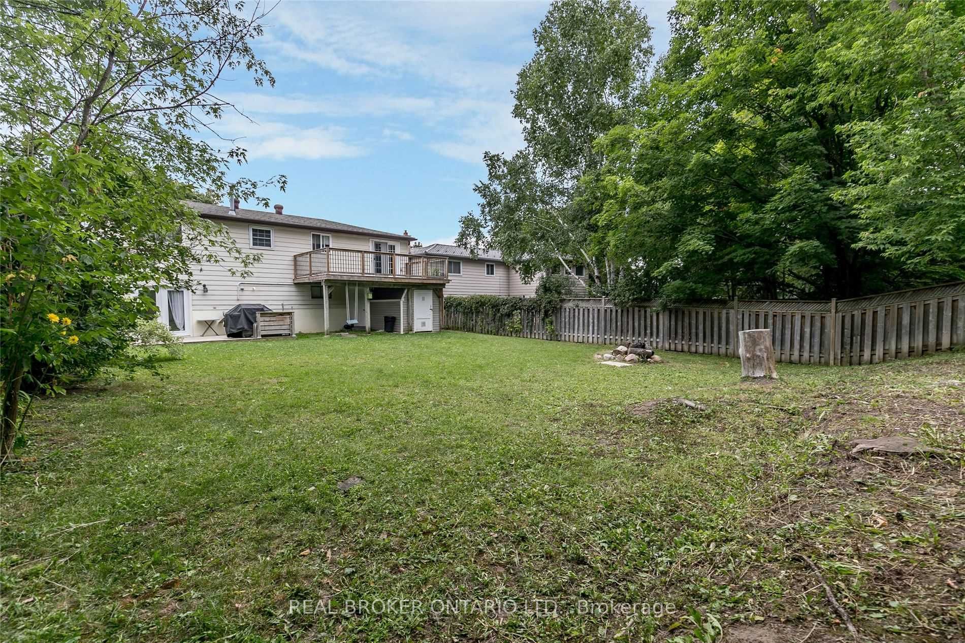Unit Upper - 18 Chippawa Court, Barrie 4