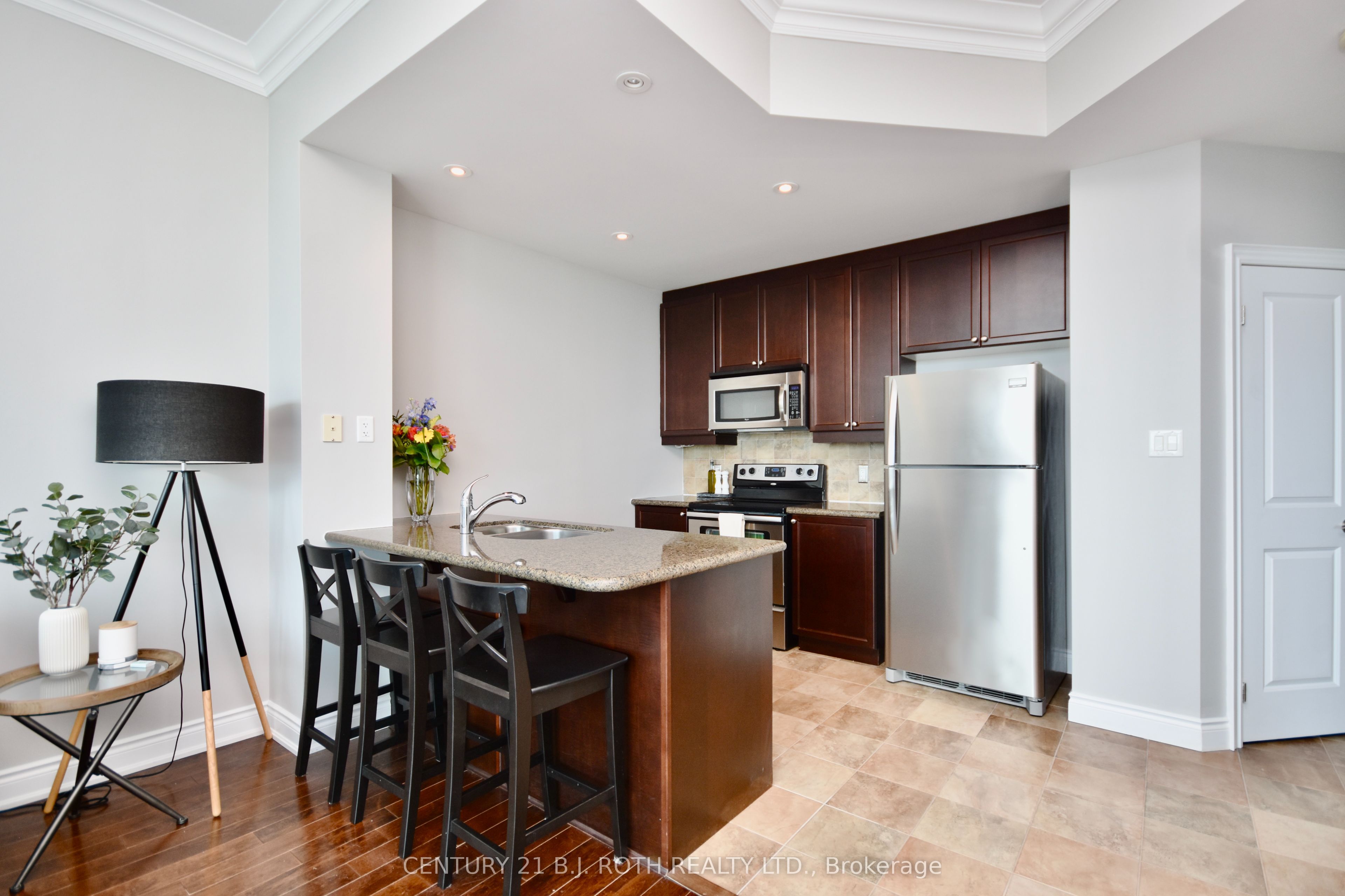 Unit PH11 - 37 Ellen Street, Barrie 3