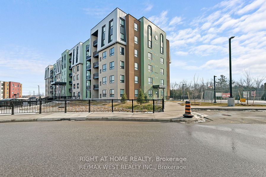 Unit 113 - 5 CHEF Lane, Barrie 3