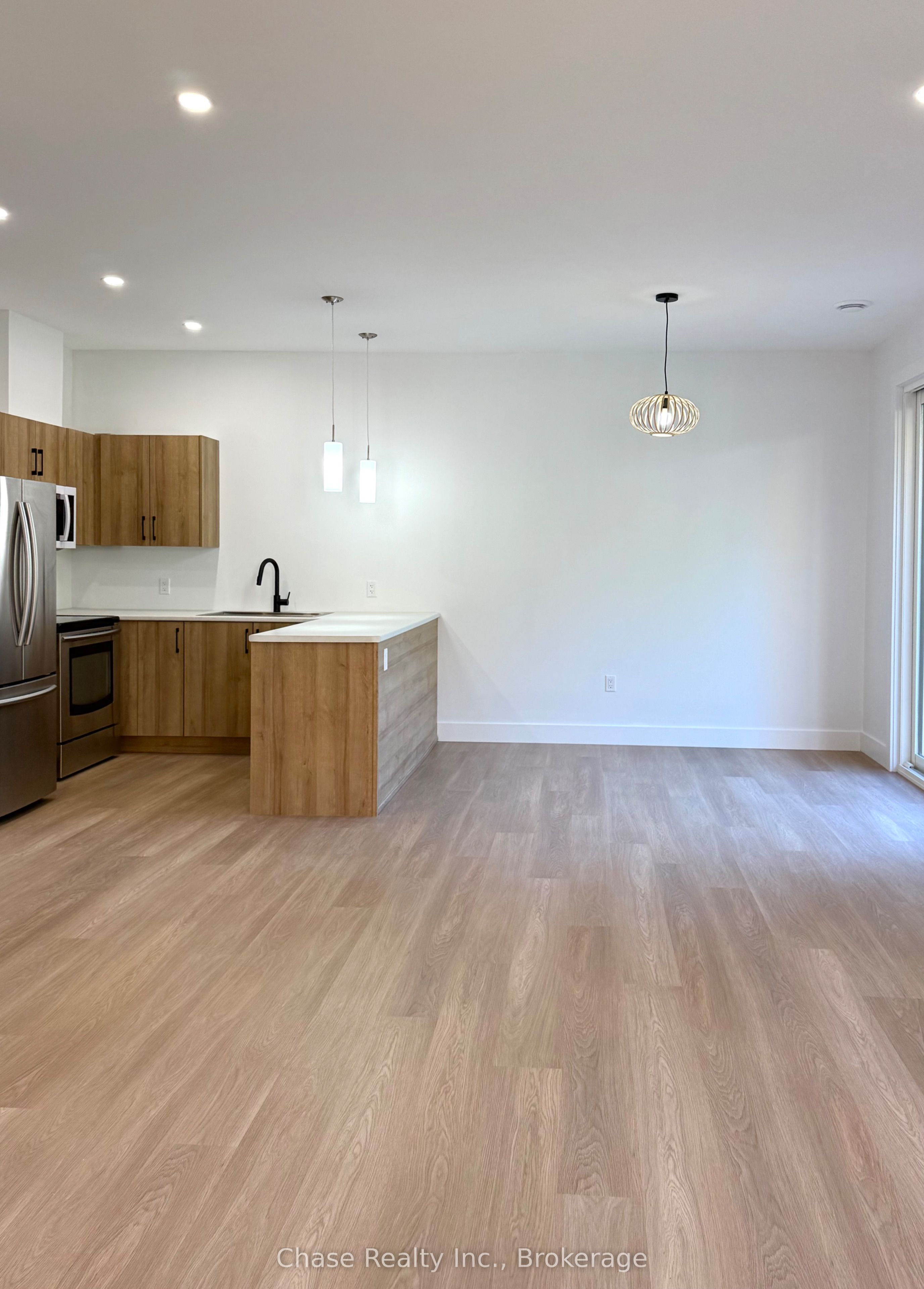 Unit 2 - 62 Gray Street, Severn 3