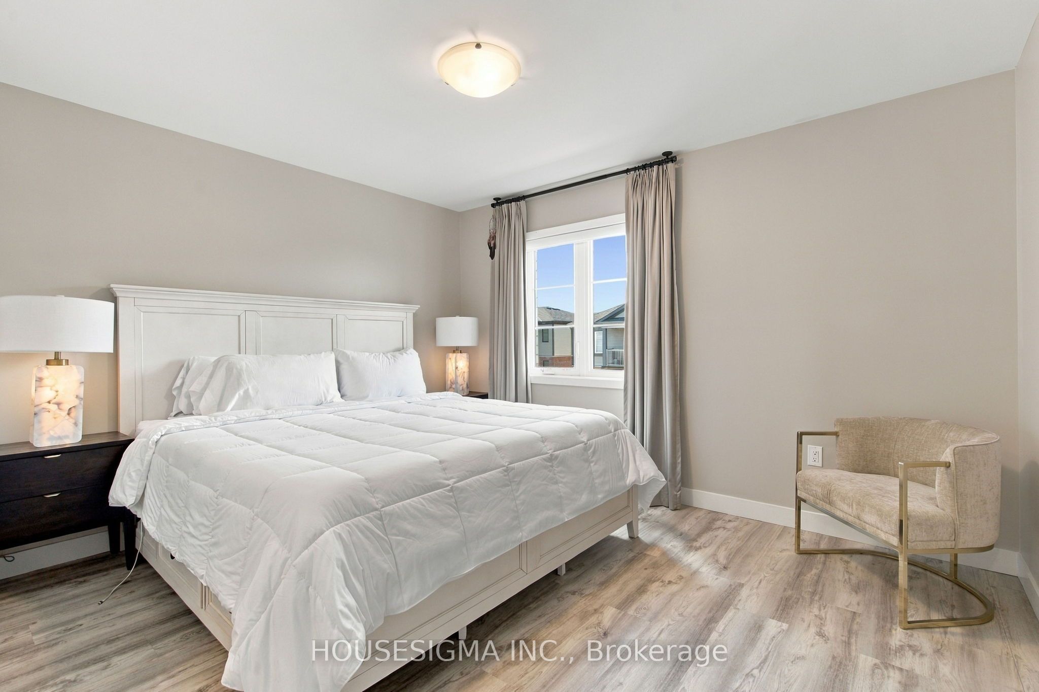 52 Hay Lane, Barrie 3