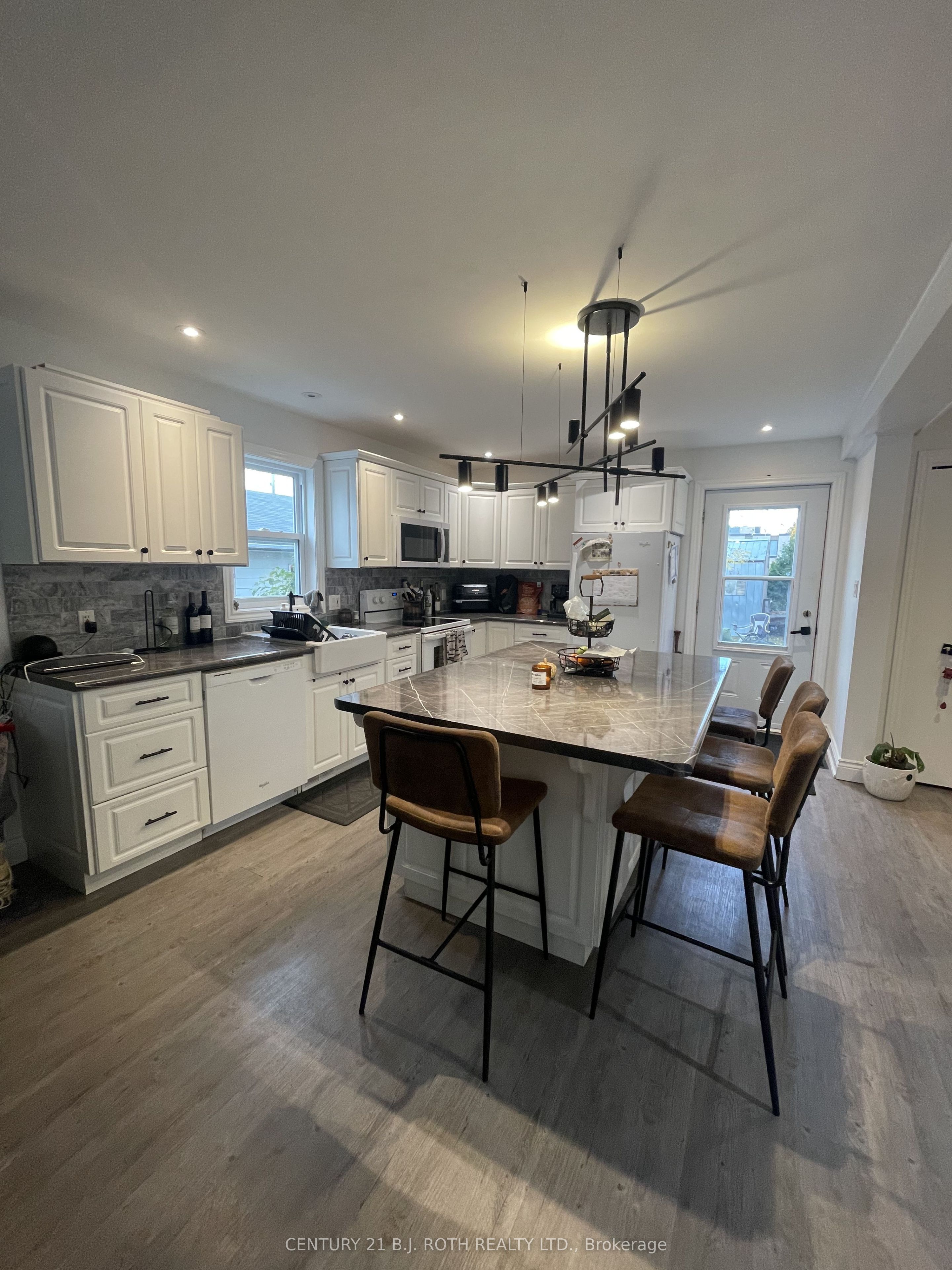 6 Stone Street, Springwater 4