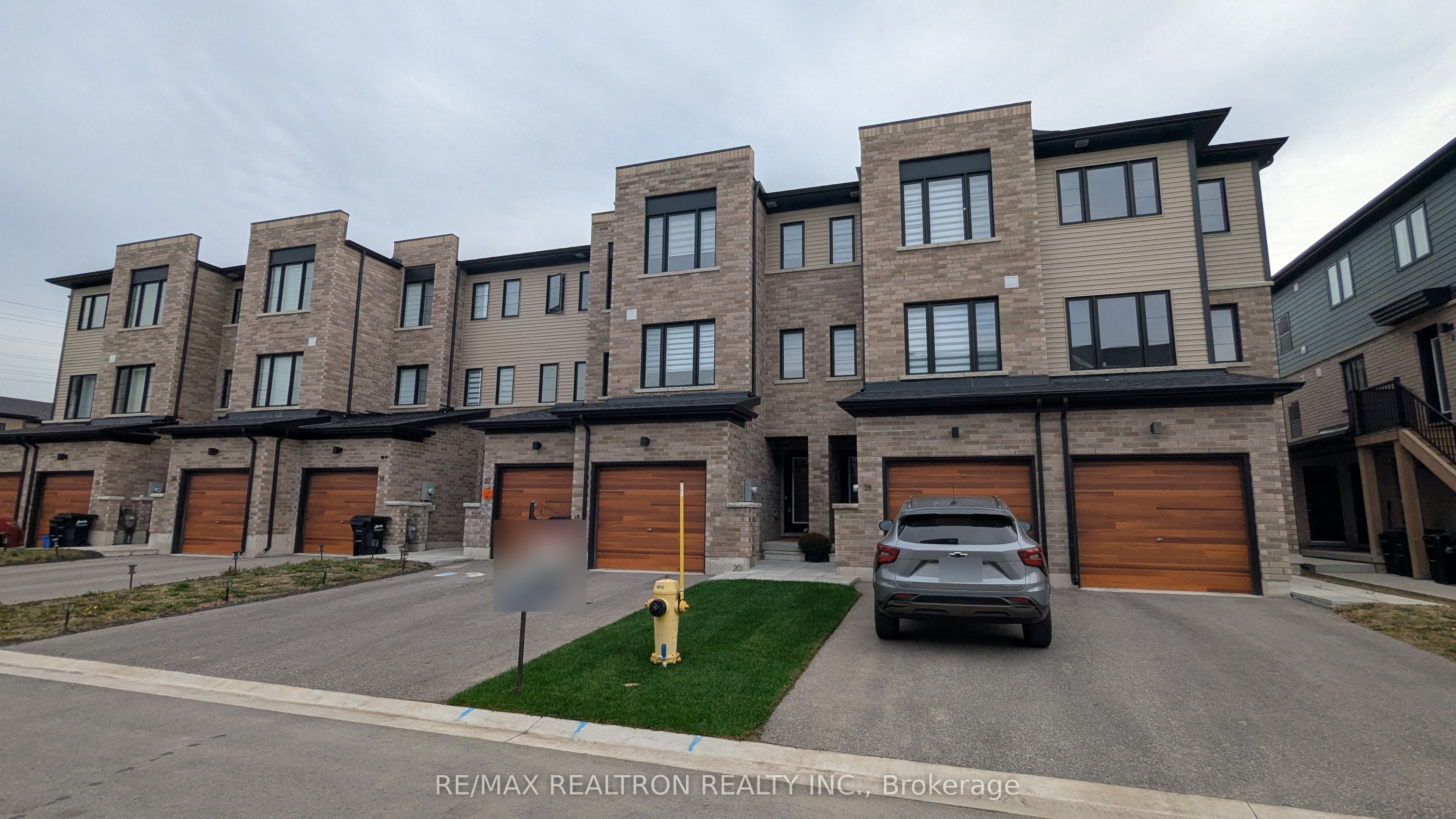 20 Pumpkin Corner Crescent, Barrie 2