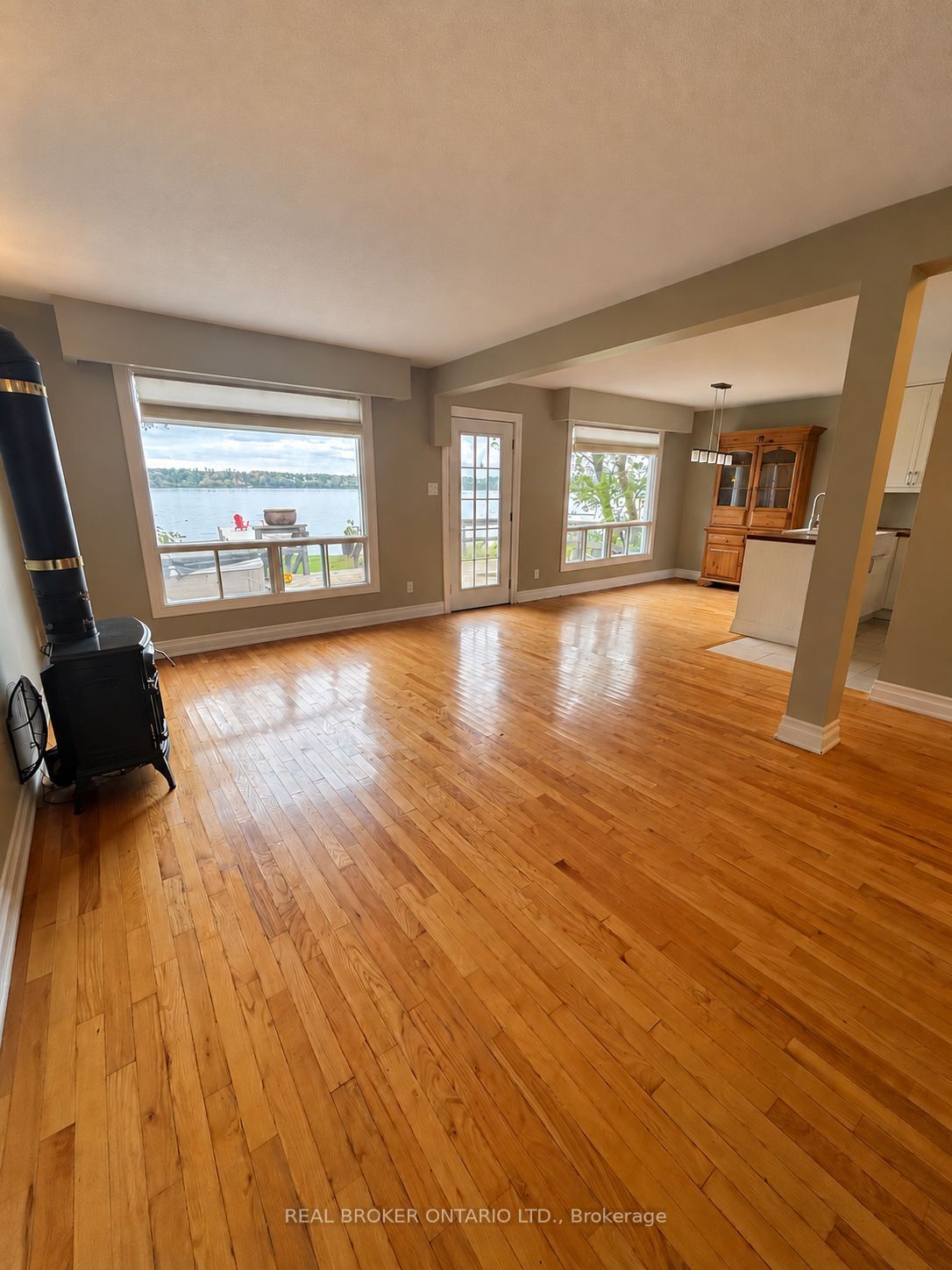 208 Kempview Lane, Barrie 4