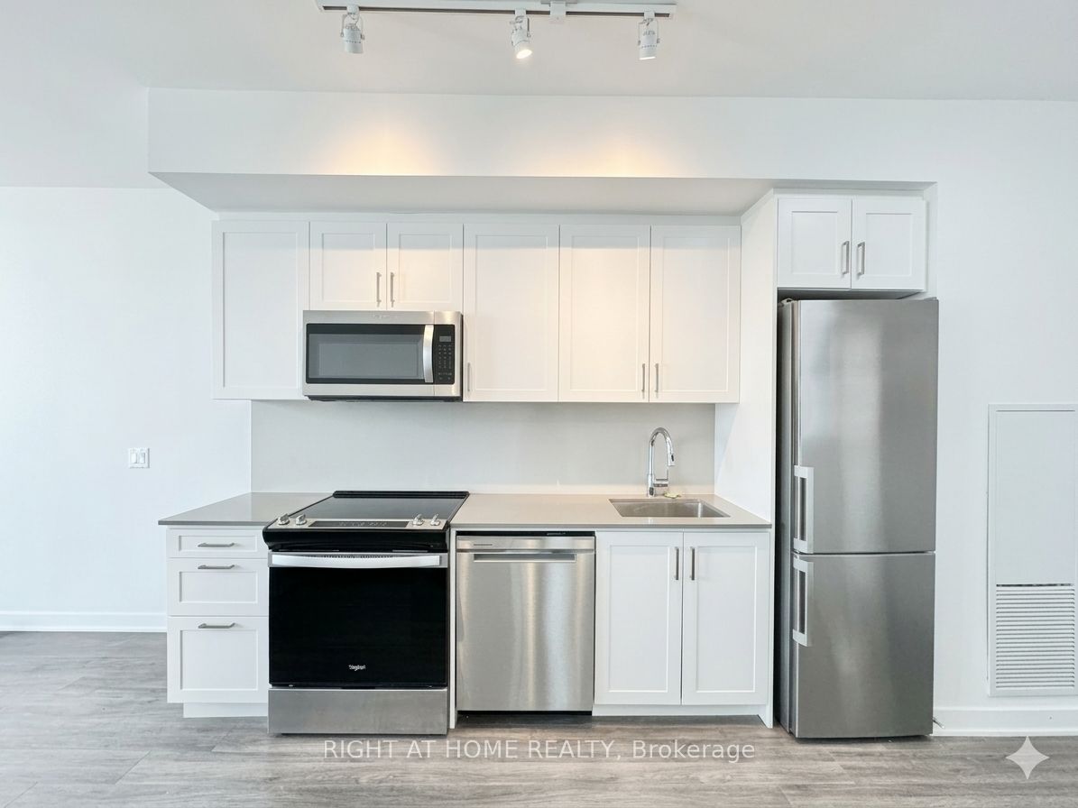 Unit 708 - 681 Yonge Street, Barrie 2