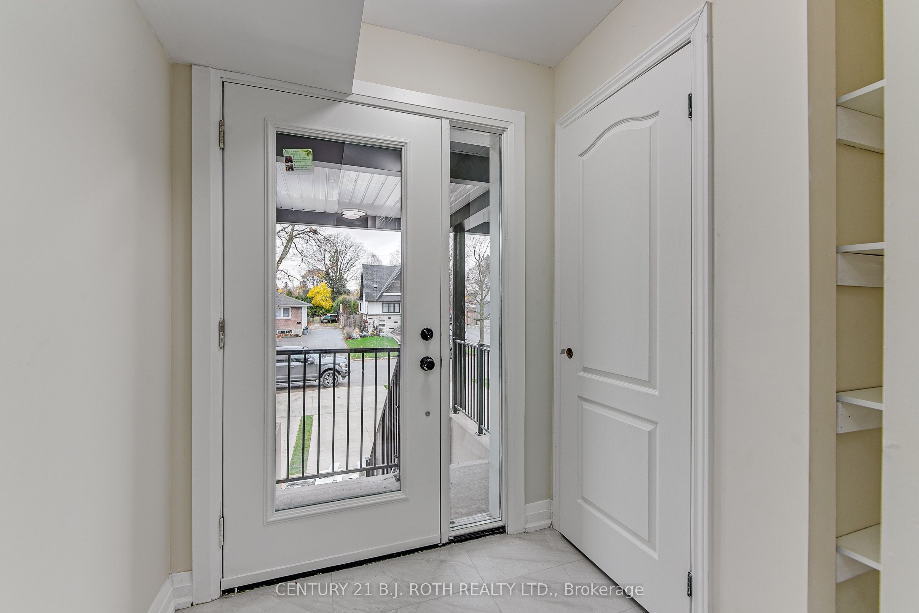 Unit 6 - 98 Peel Street, Barrie 2