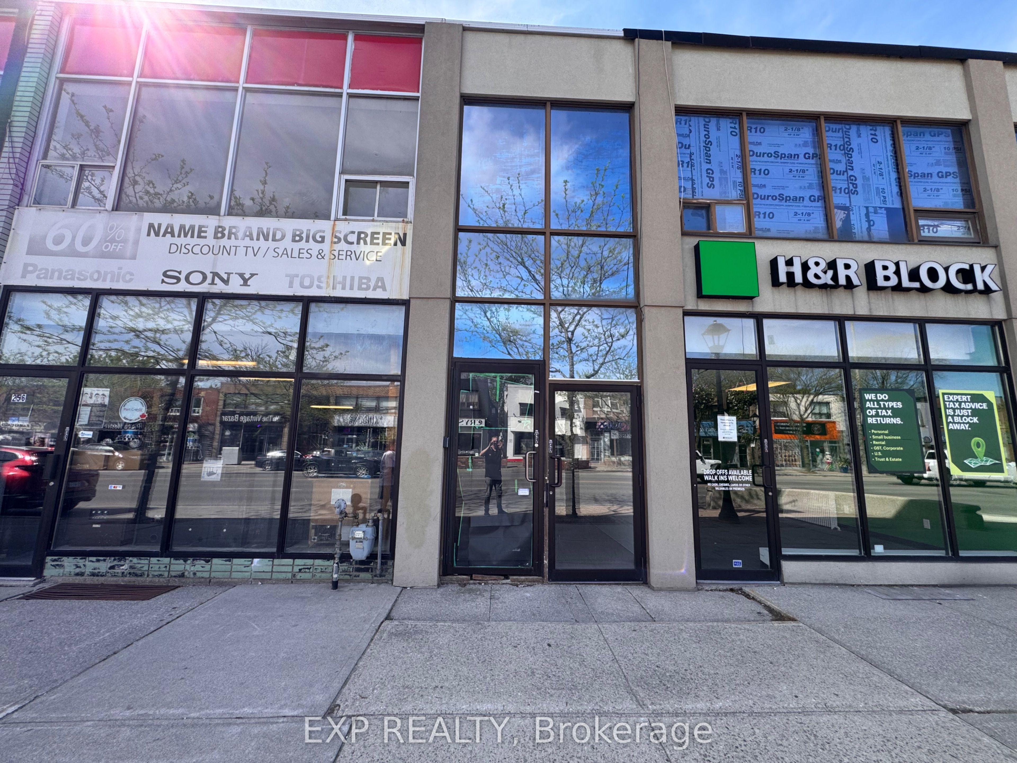 Unit 1 - 256 Lakeshore Road E, Mississauga 2
