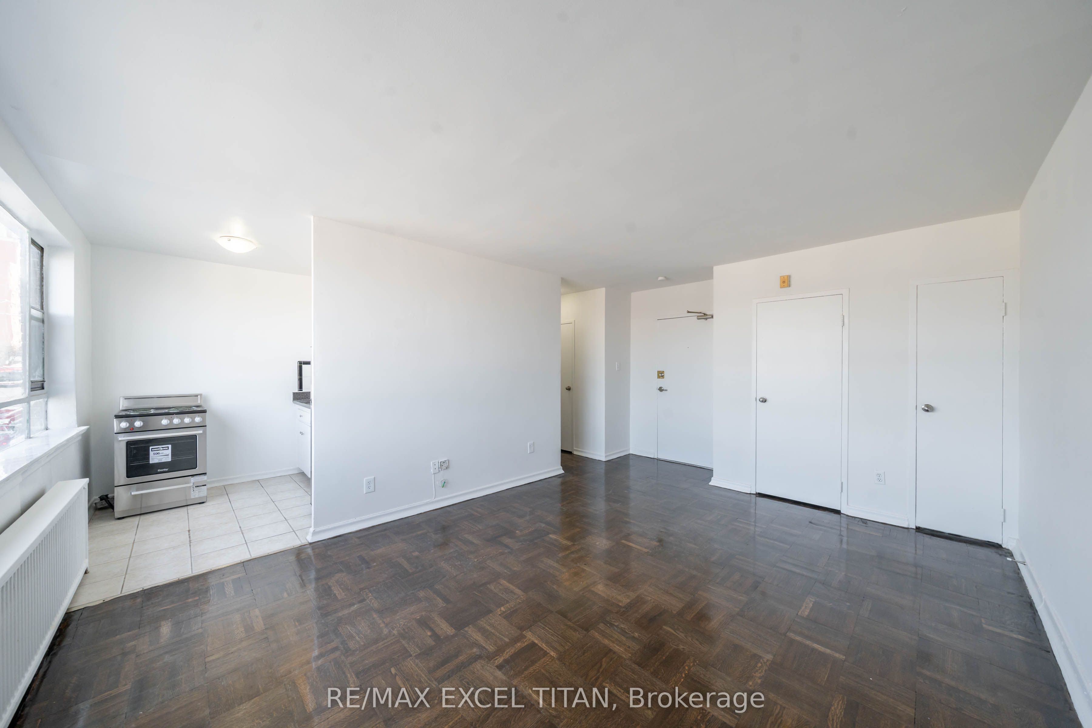 Unit 304 - 2507 Eglinton Avenue W, Toronto 4