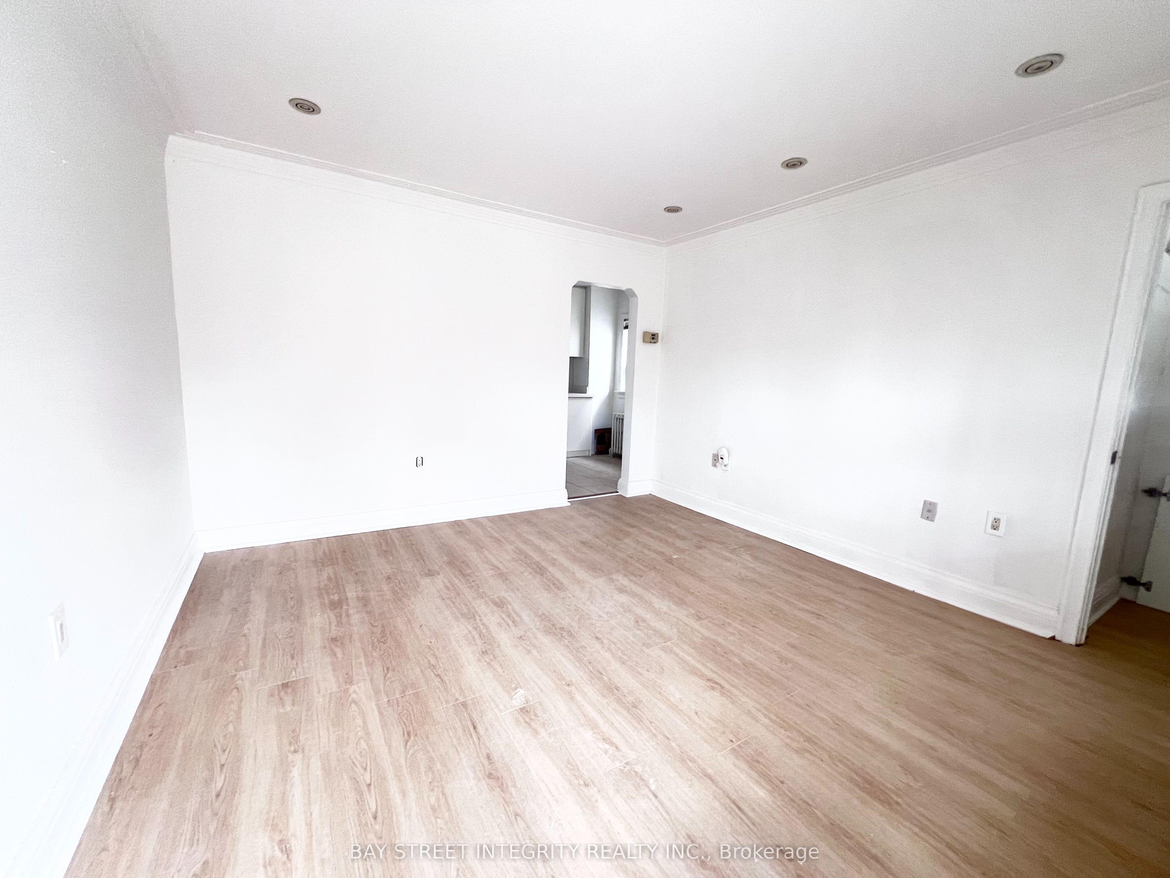 970 Briar Hill Avenue, Toronto 2