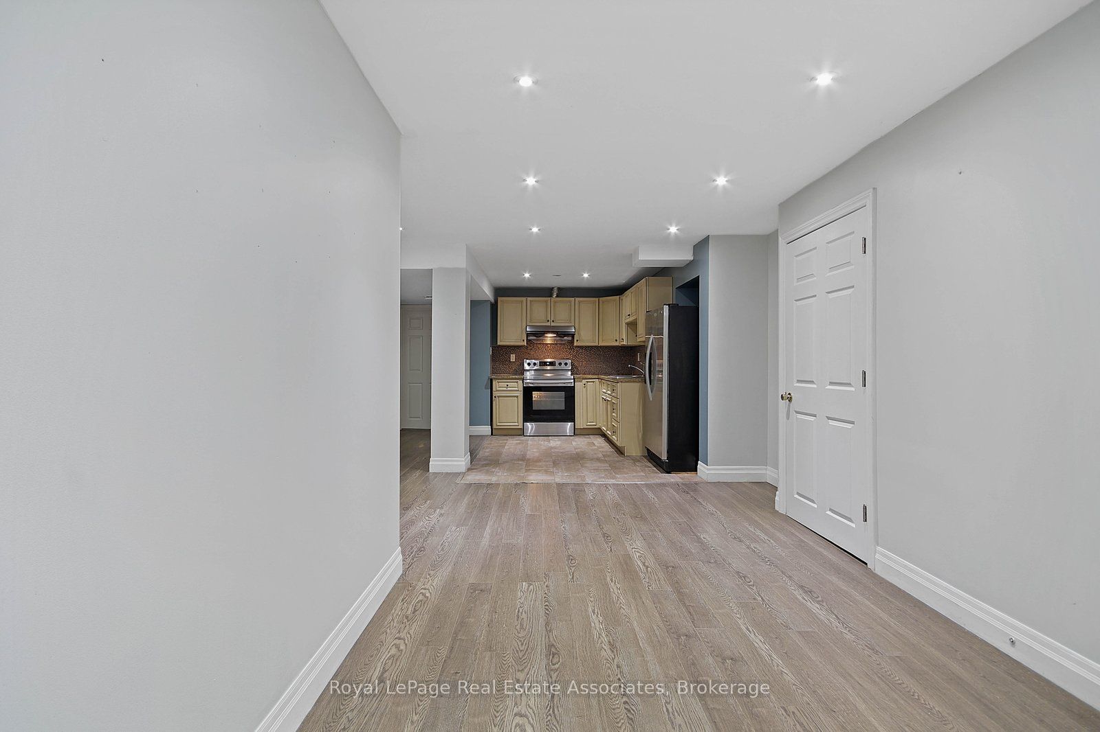 Unit Lower - 16 Sergio Marchi Street, North York 4