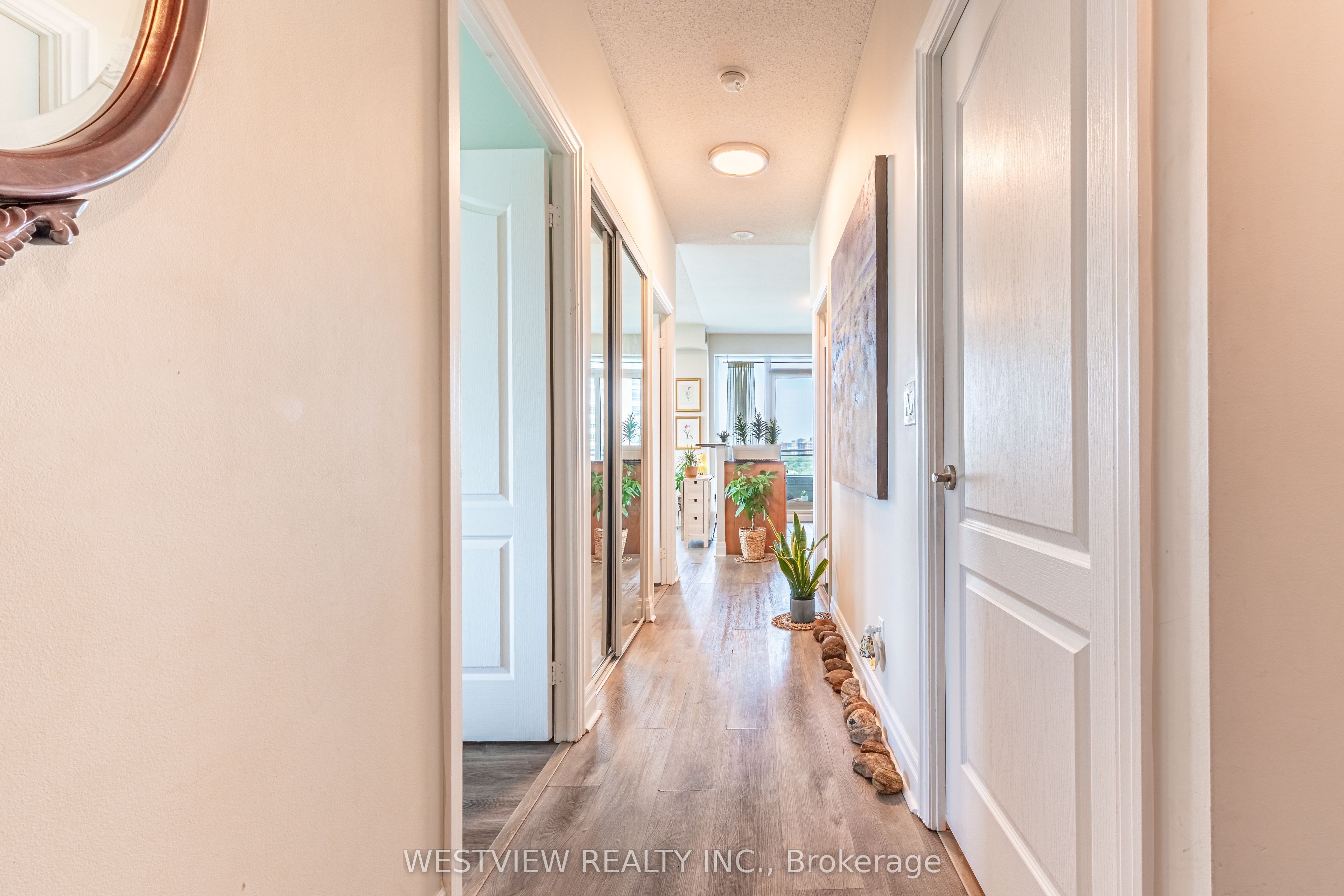 Unit 1004 - 2119 Lake Shore Boulevard W, Etobicoke 2