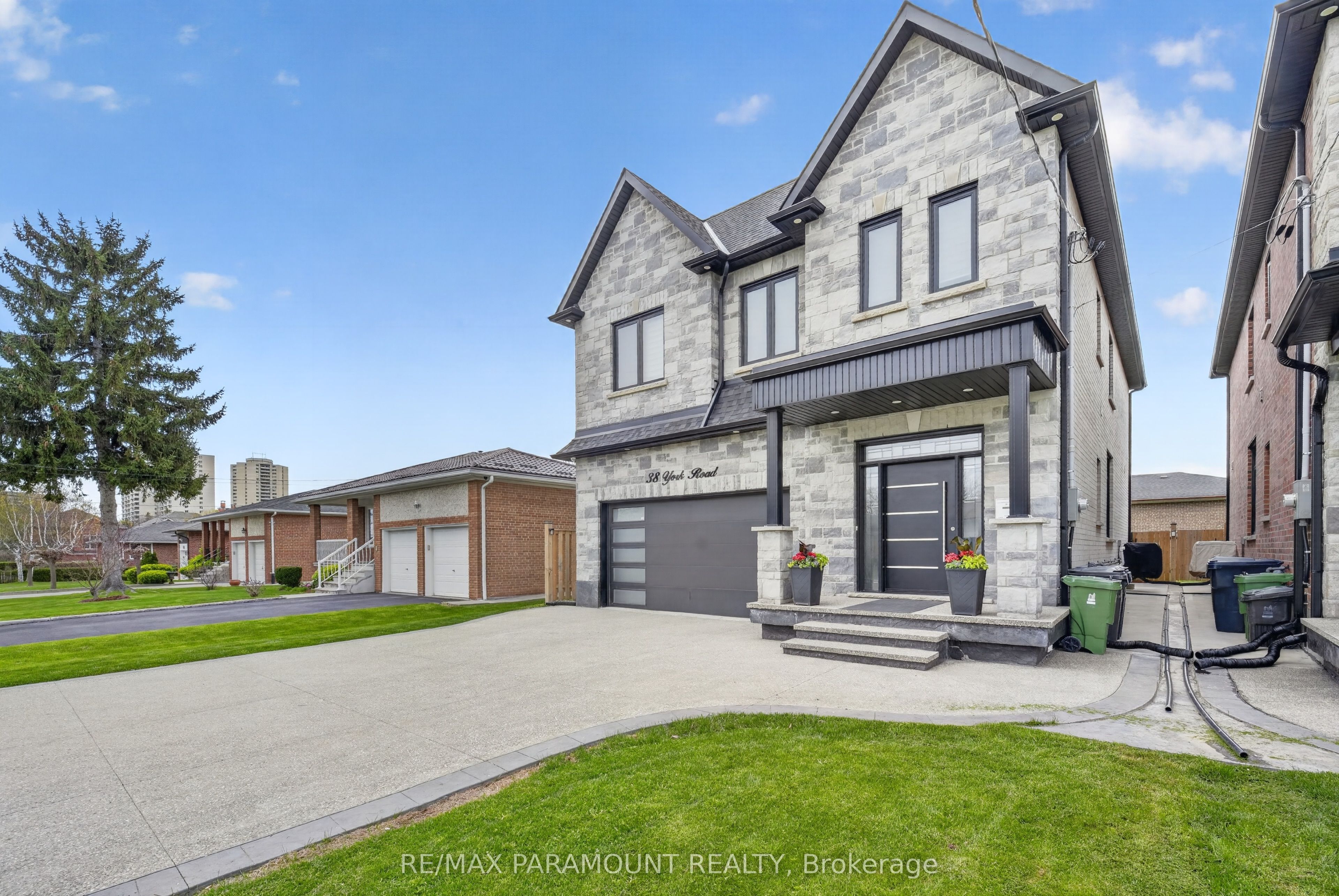 38 York Road, Etobicoke 2