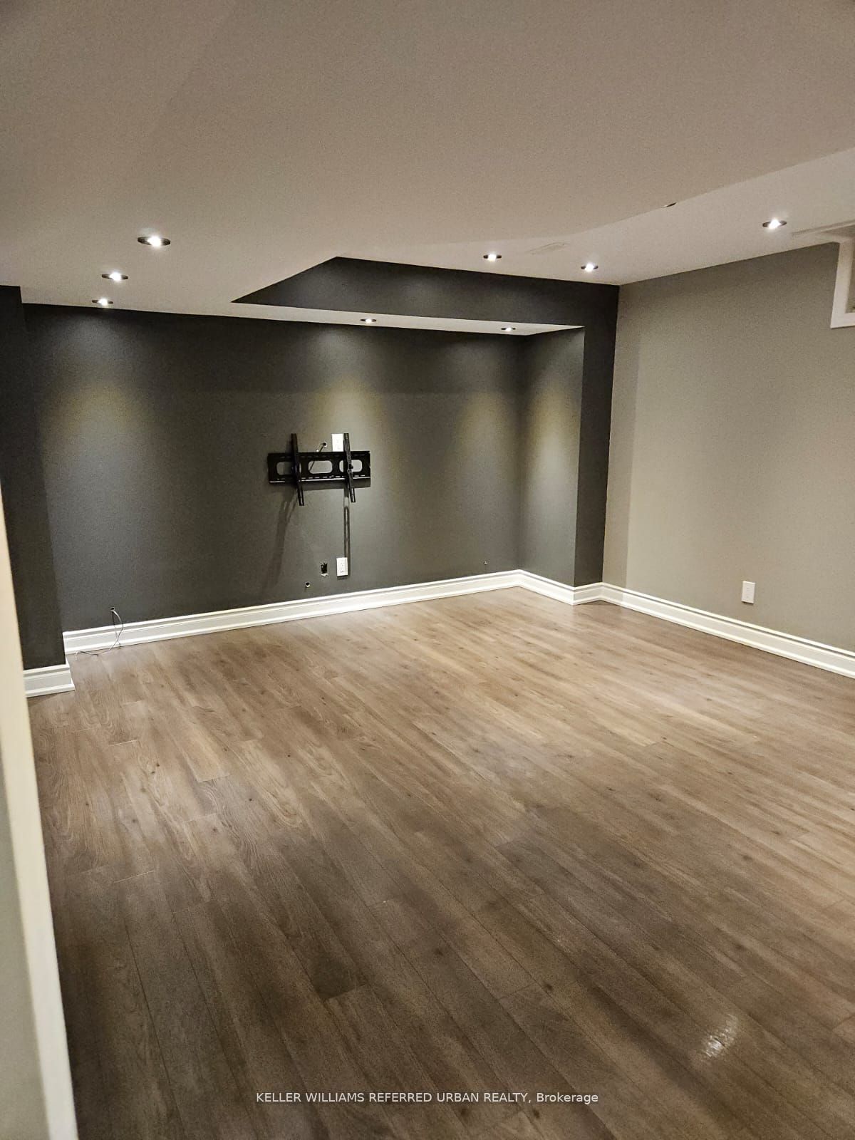 Unit Basement - 118 Earlsbridge Boulevard, Brampton 2