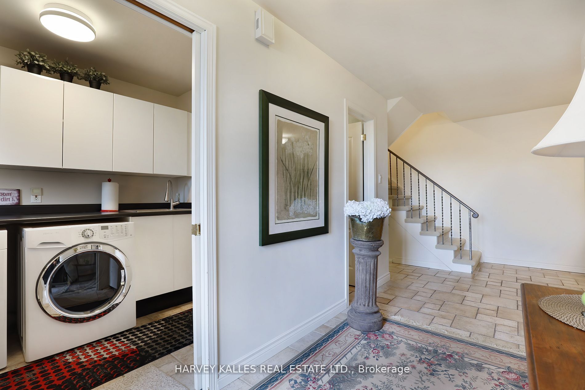 Unit 16 - 18 La Rose Avenue, Etobicoke 4