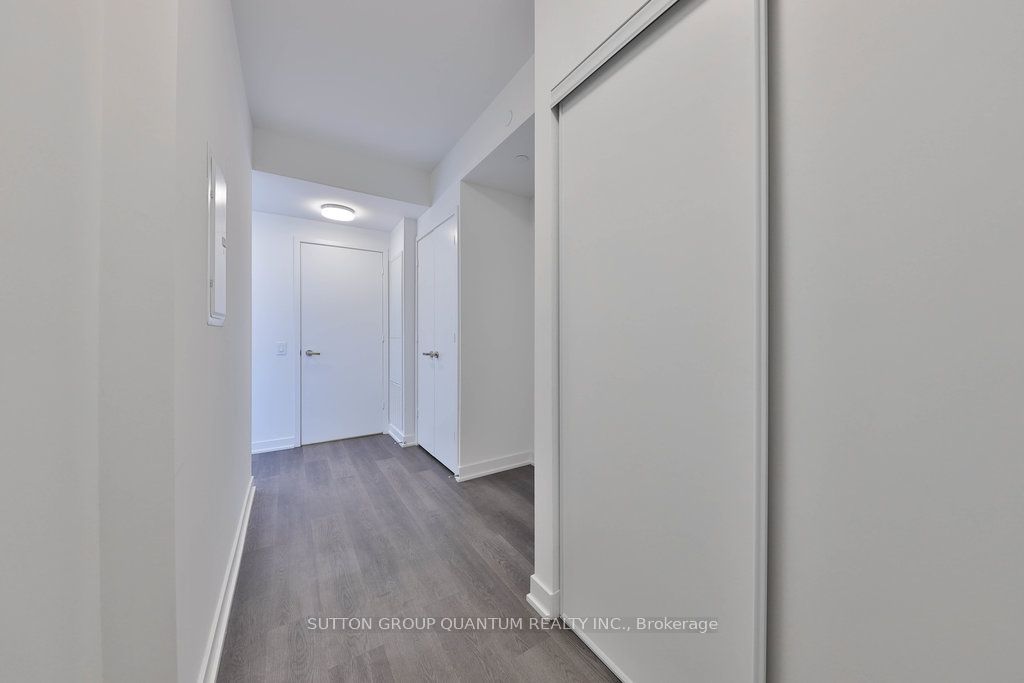 Unit 4001 - 3900 Confederation Parkway, Mississauga 5