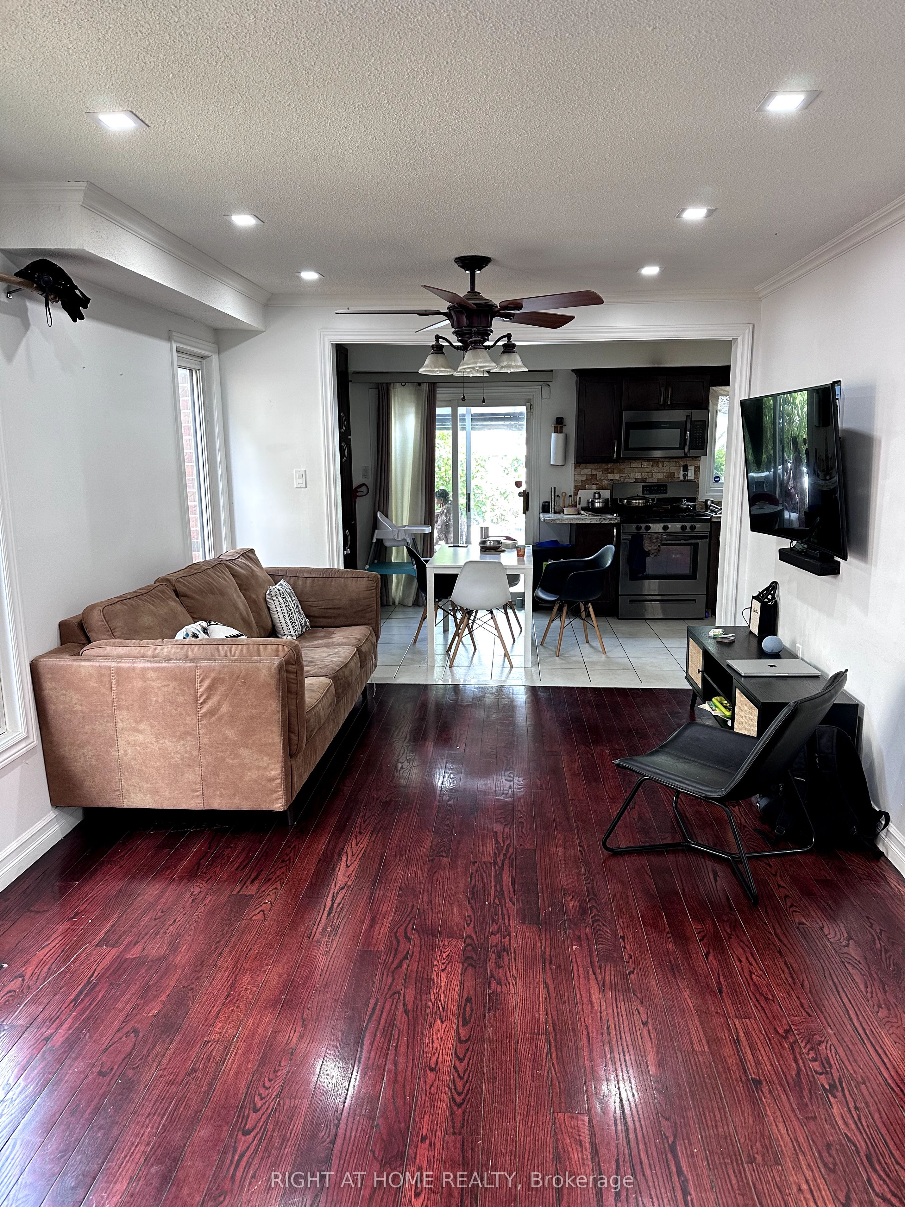 4 Sunshade Place, Brampton 3