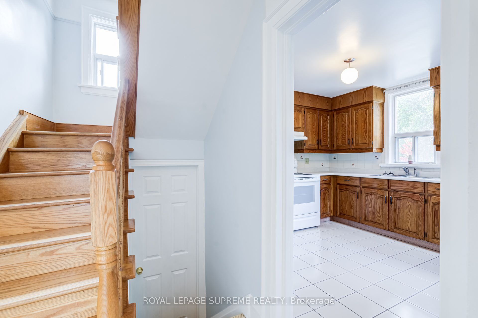 Unit 2 - 143 Connolly Street, Toronto 4