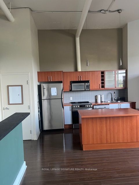 Unit 201 - 1001 Roselawn Avenue, Toronto 4