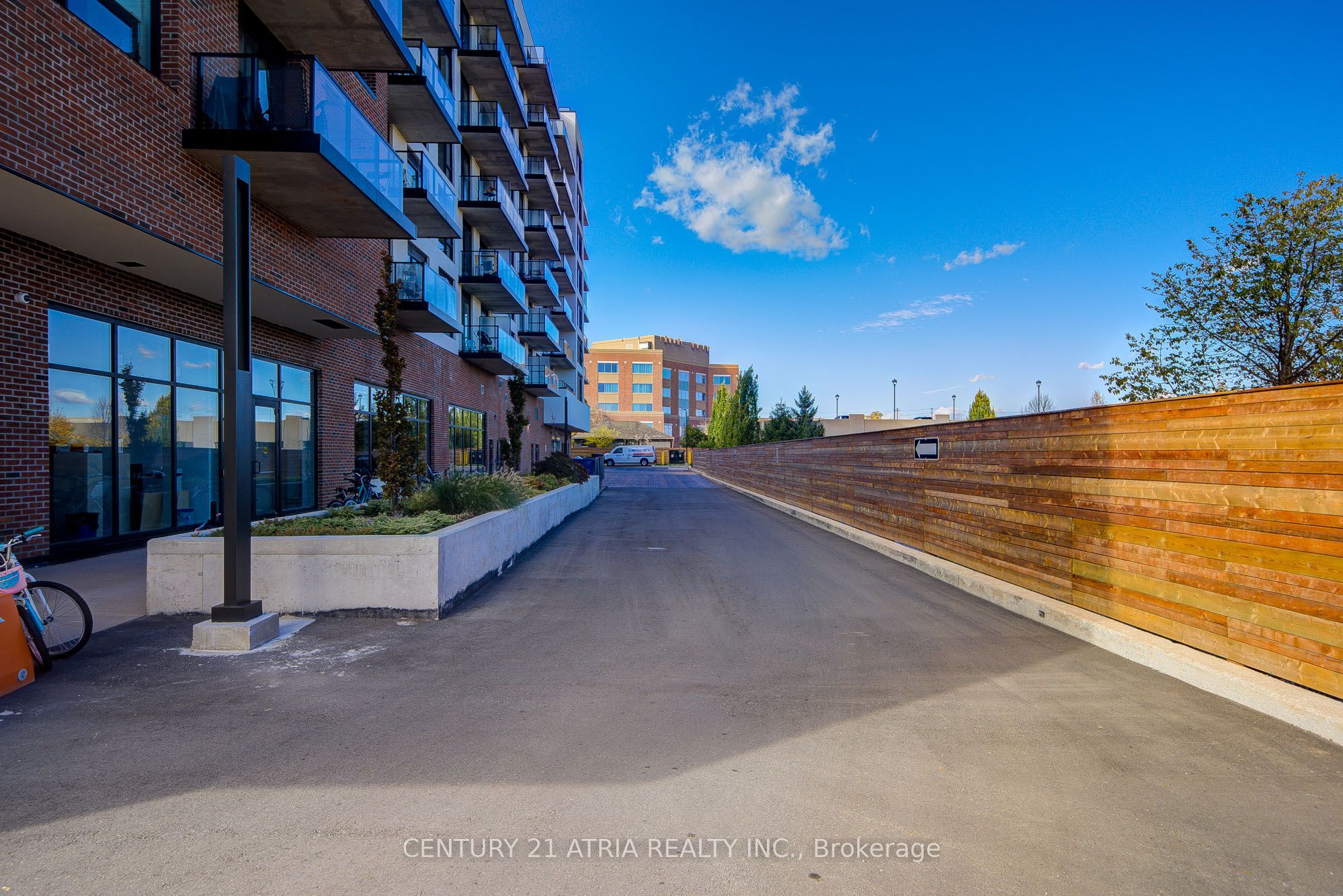 Unit 212 - 2475 Old Bronte Road, Oakville 5