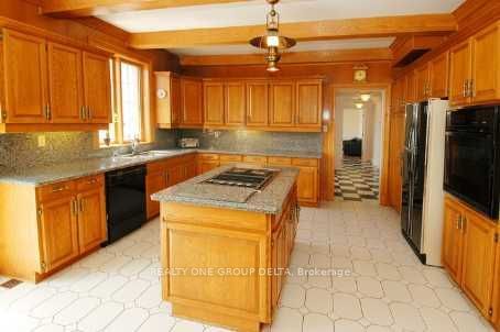Unit Upper Level - 6 Bowman Avenue, Brampton 4