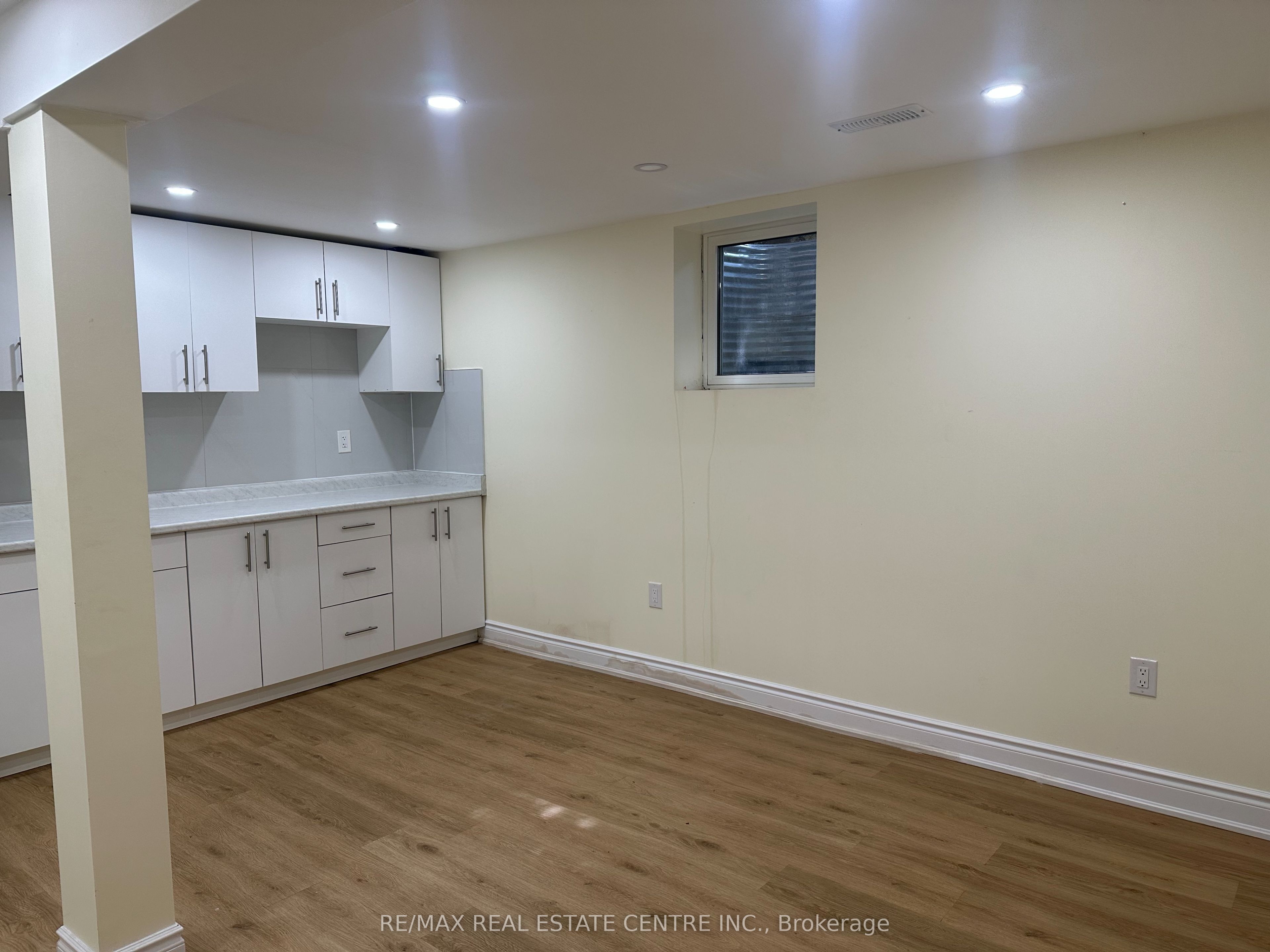 31 Haslemere Avenue, Brampton 3
