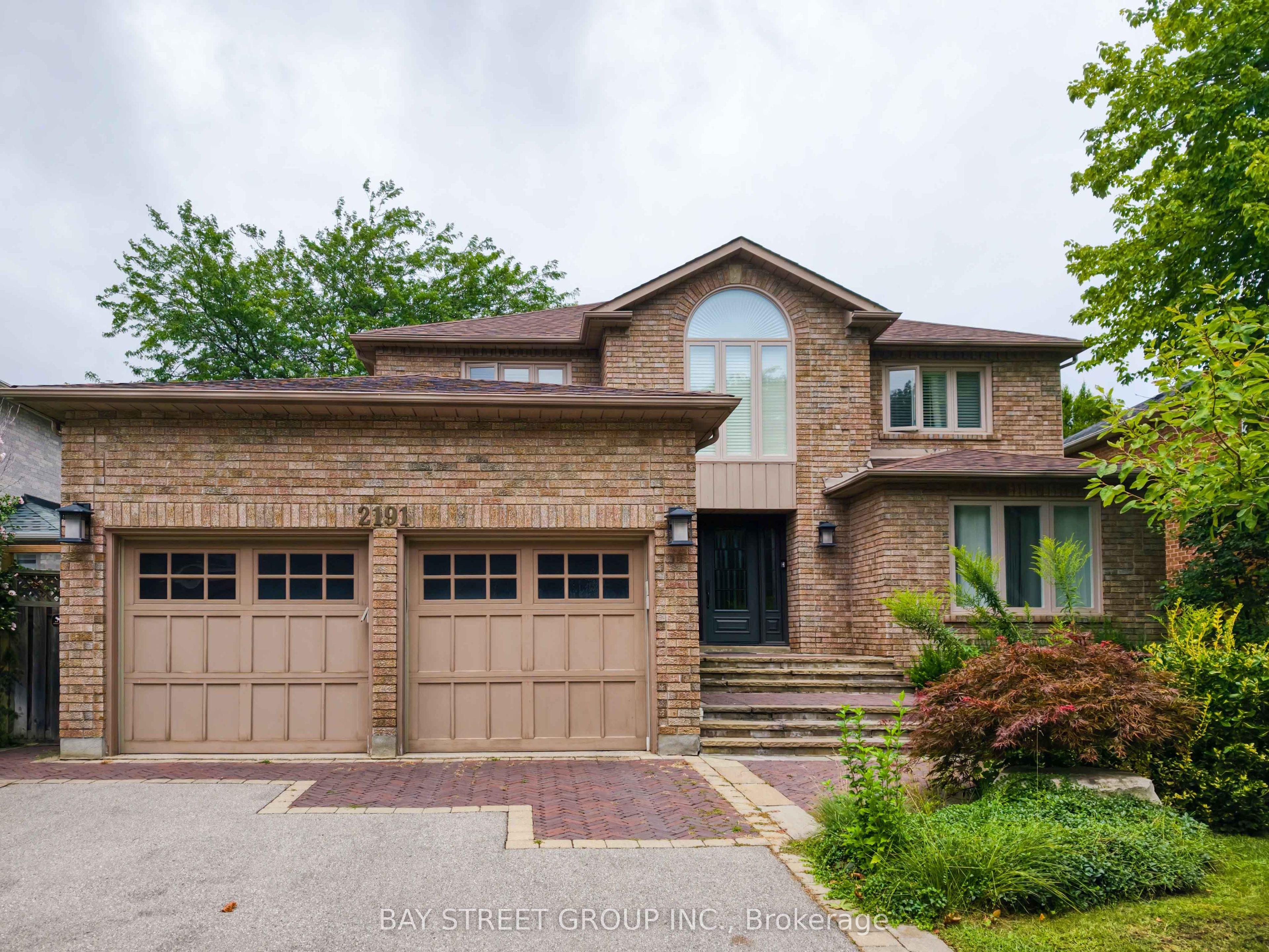 2191 Dunvegan Avenue, Oakville 2
