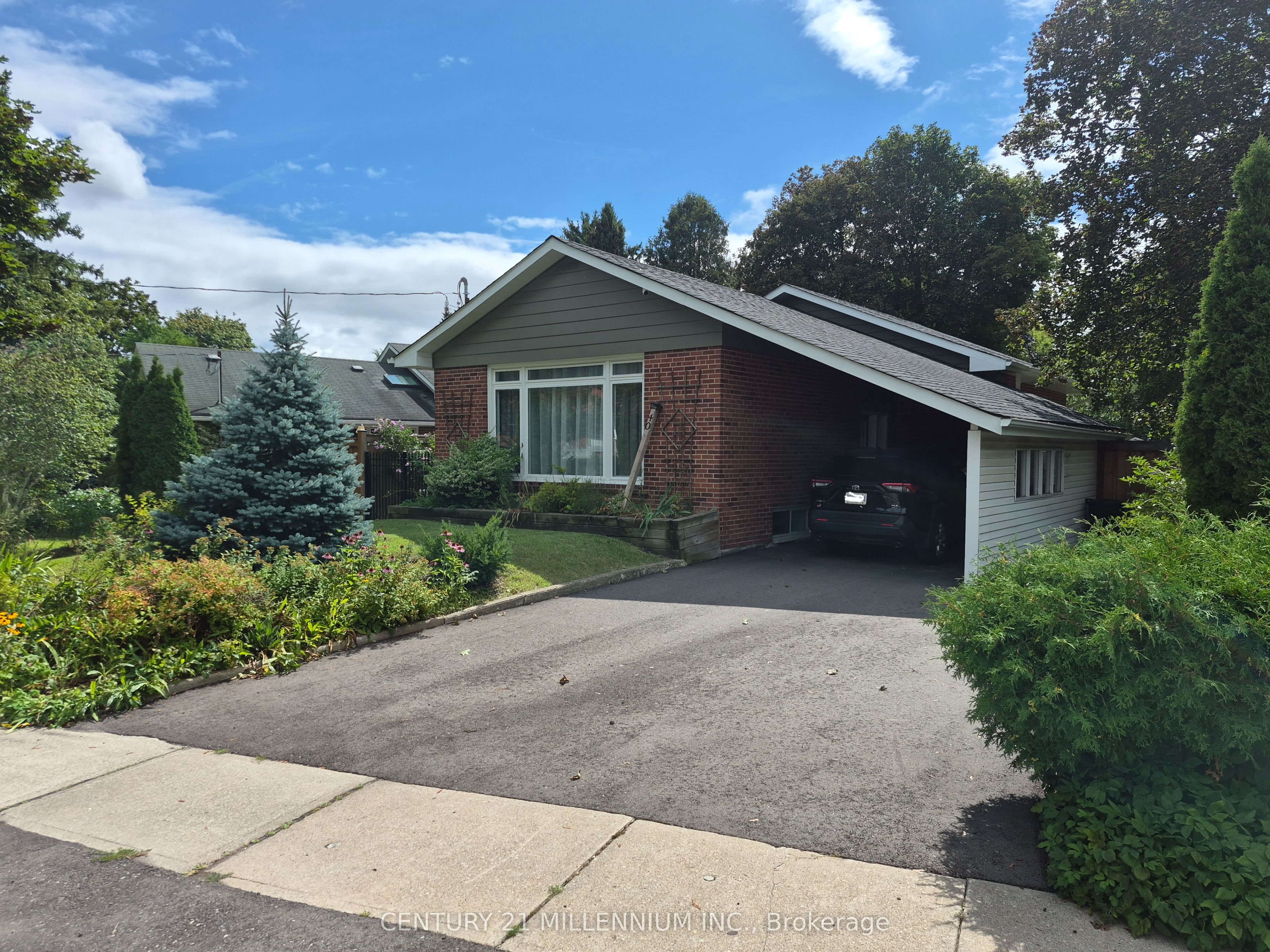 40 Meadowland Drive, Brampton 2
