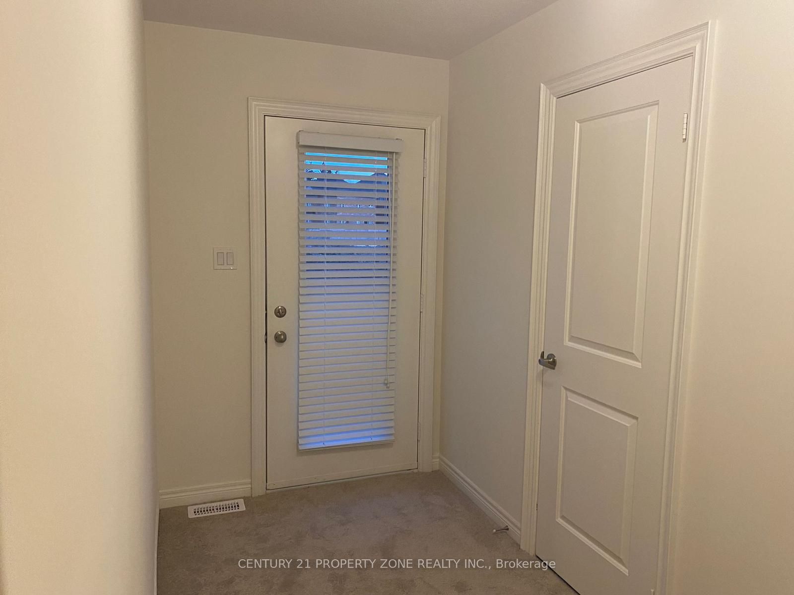 2 Queenpost Drive, Brampton 5