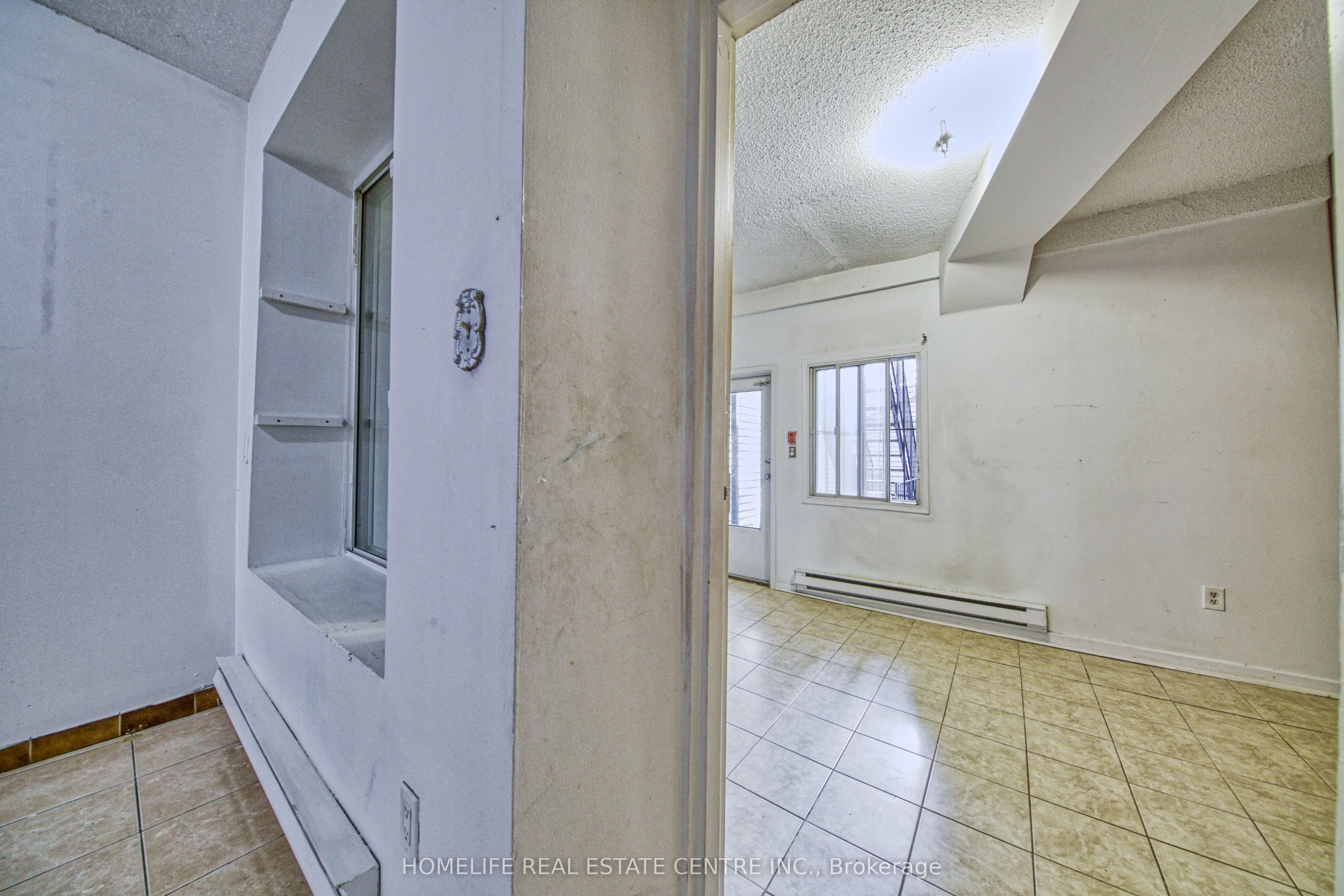 Unit 203 - 223 Jameson Avenue, Toronto 5