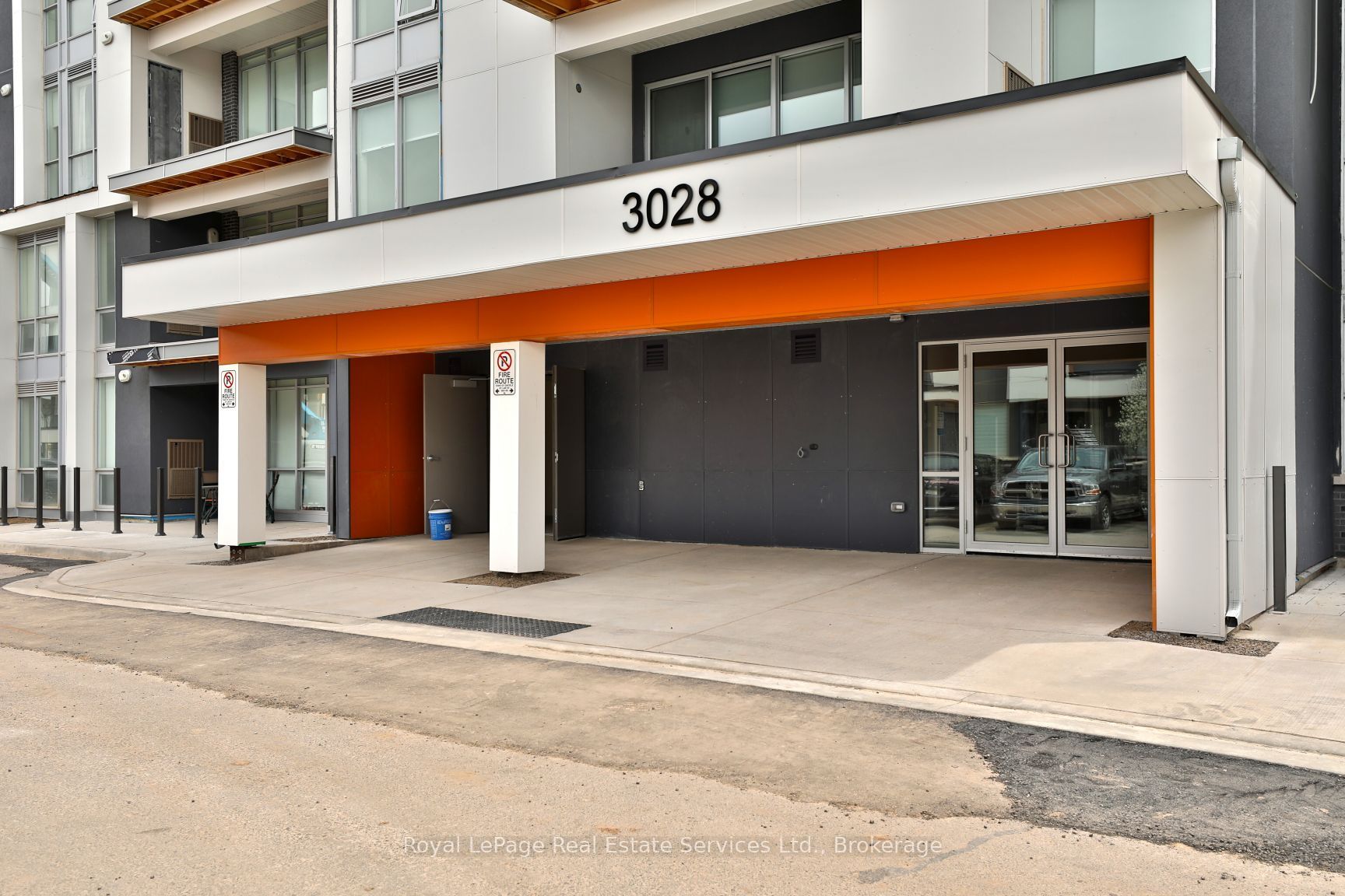 Unit 204 - 3028 Creekshore Common, Oakville 3