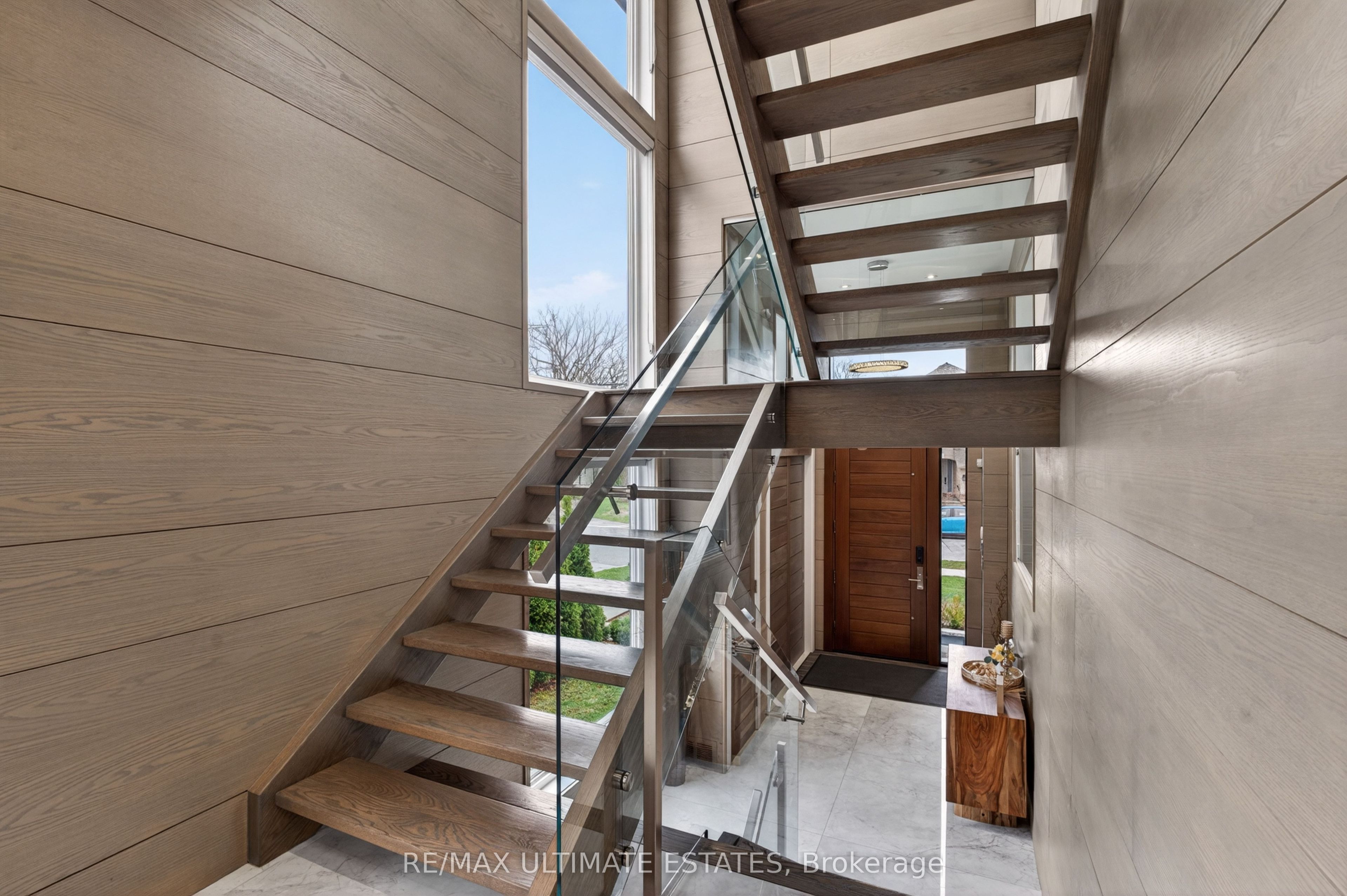 48 Cornelius Parkway, North York 4