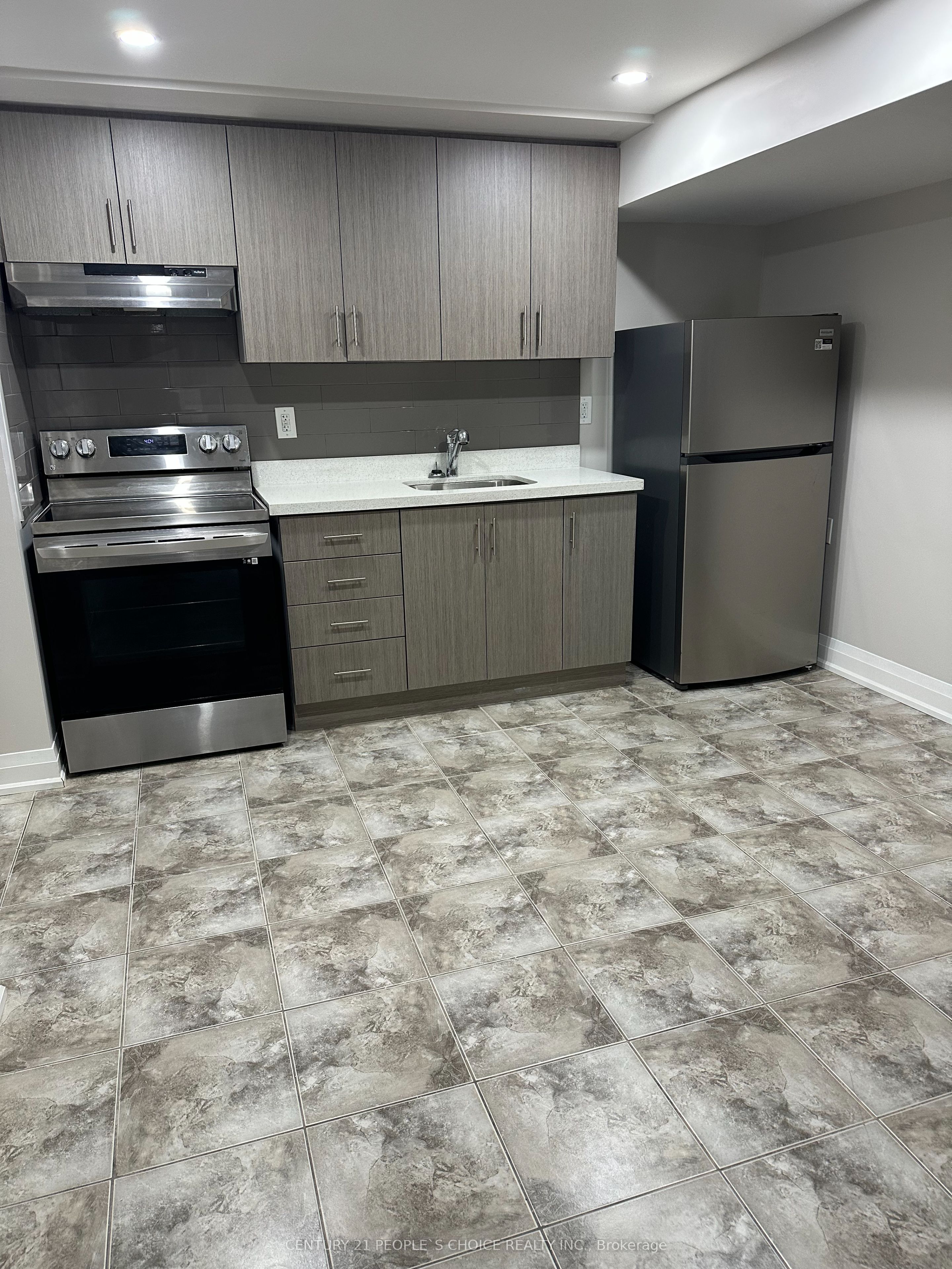 Unit Lower - 72 Cathcart Crescent, Brampton 2