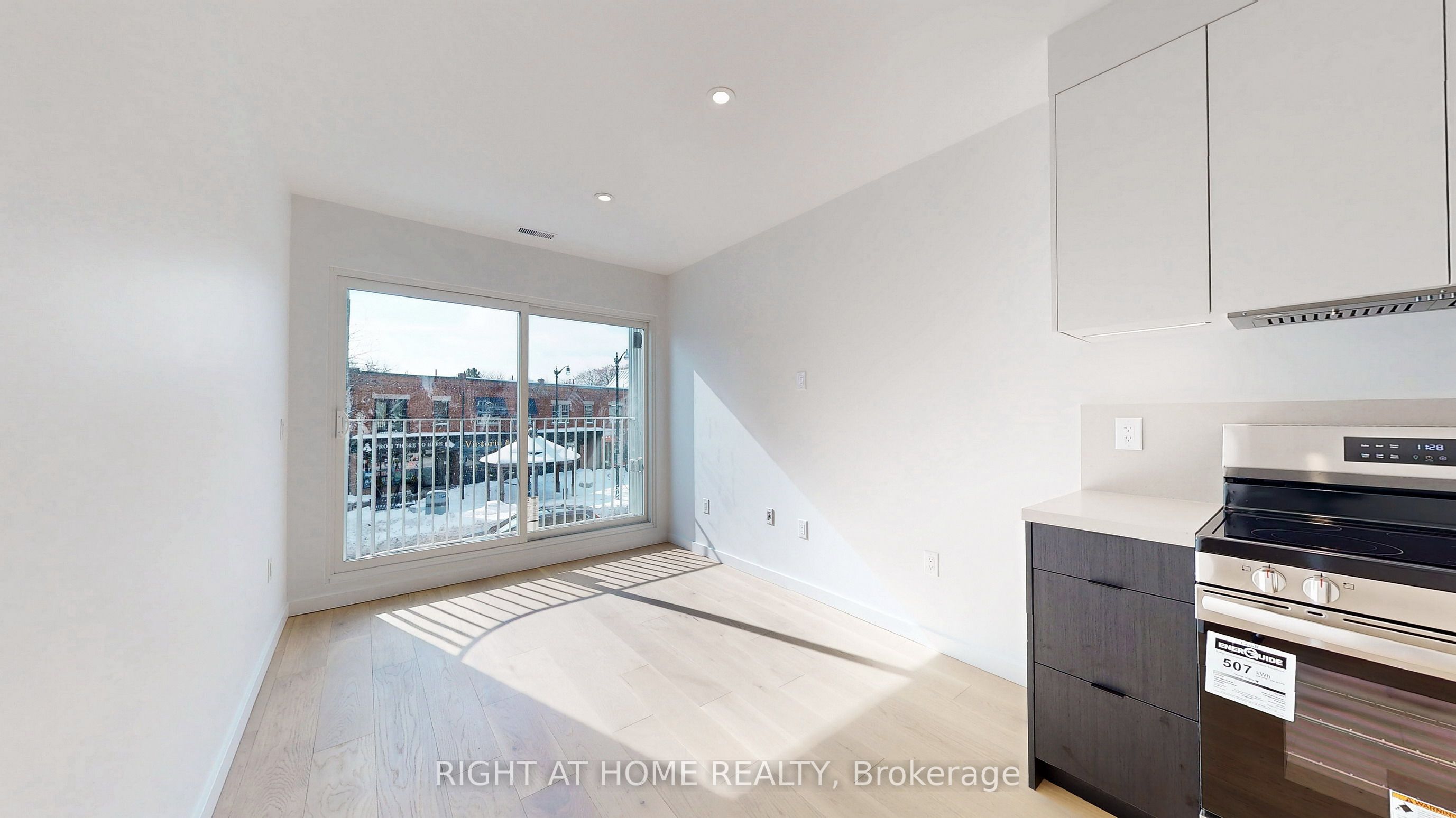 Unit Unit 3 - 3122 Dundas Street W, Toronto 5
