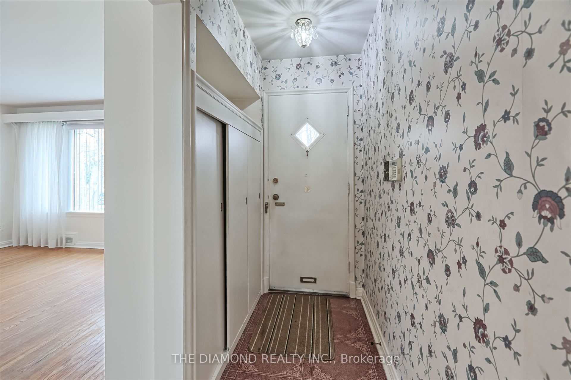 4670 Dundas Street W, Etobicoke 3