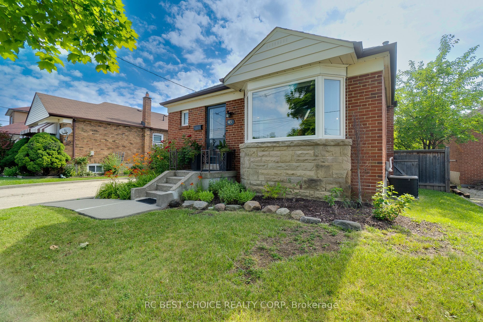 Unit Main - 45 Mayall Avenue, North York 4