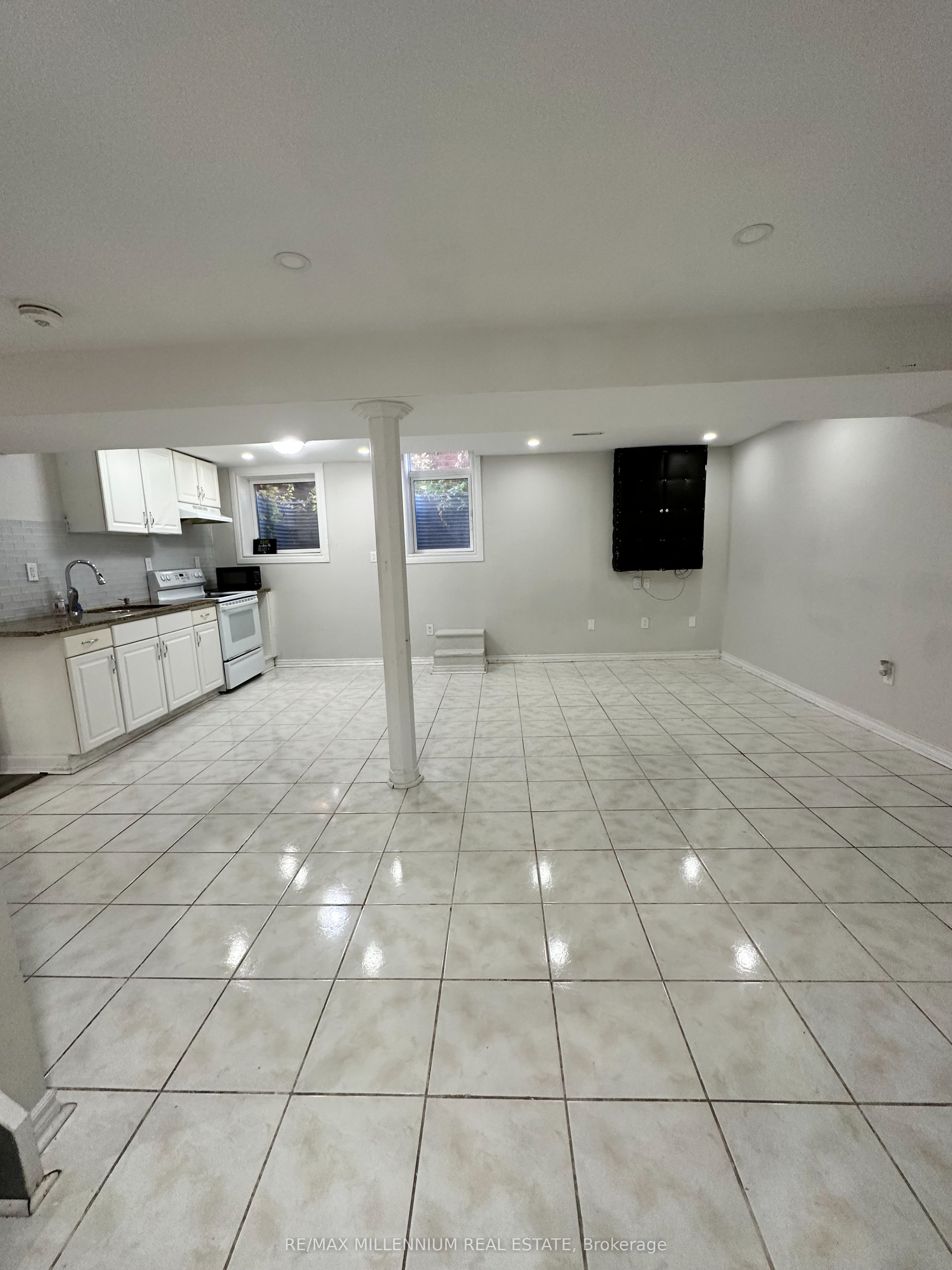 Unit Basement - 90 Whitehaven Drive, Brampton 4