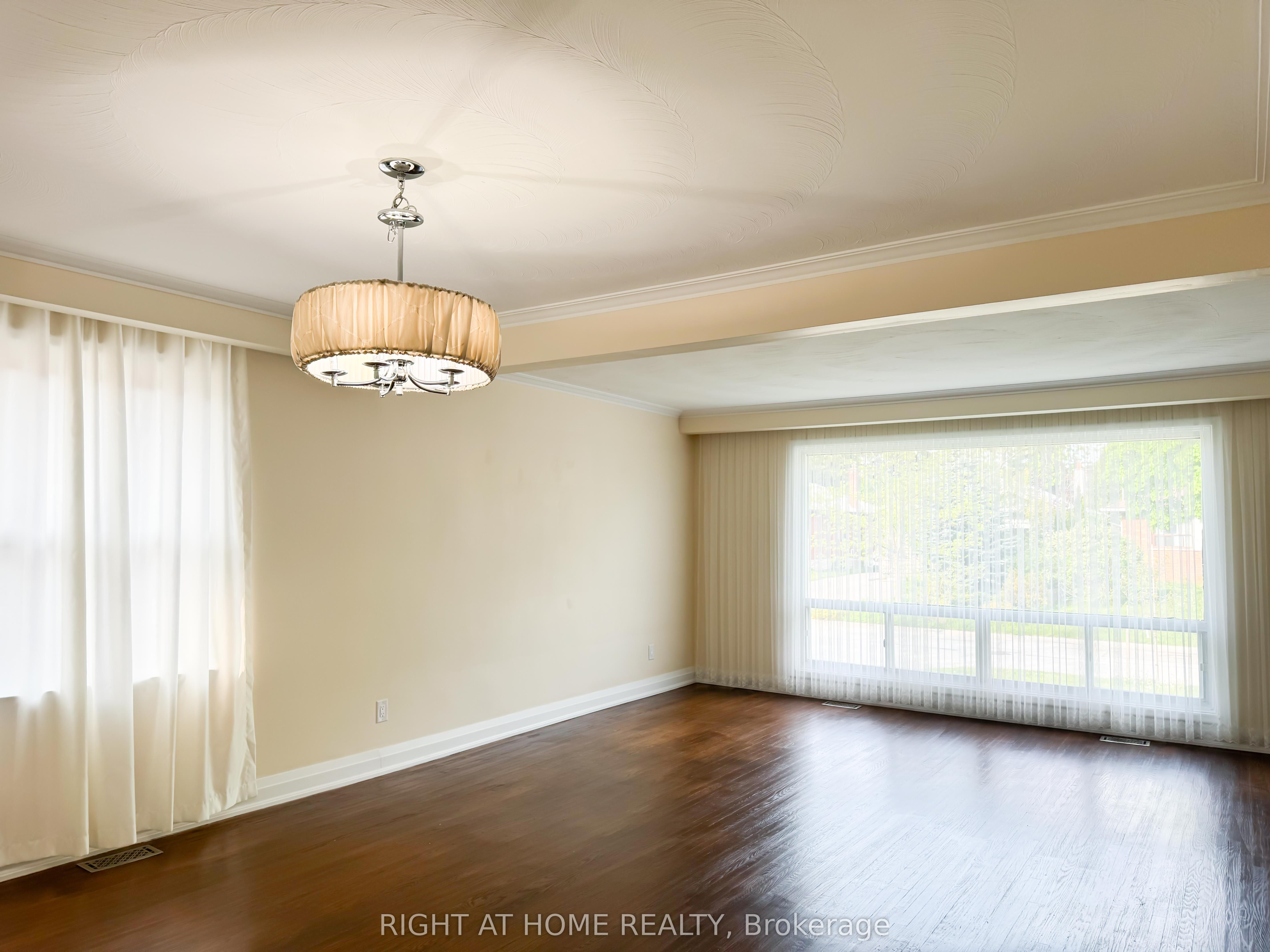 30 Northampton Drive, Etobicoke 5