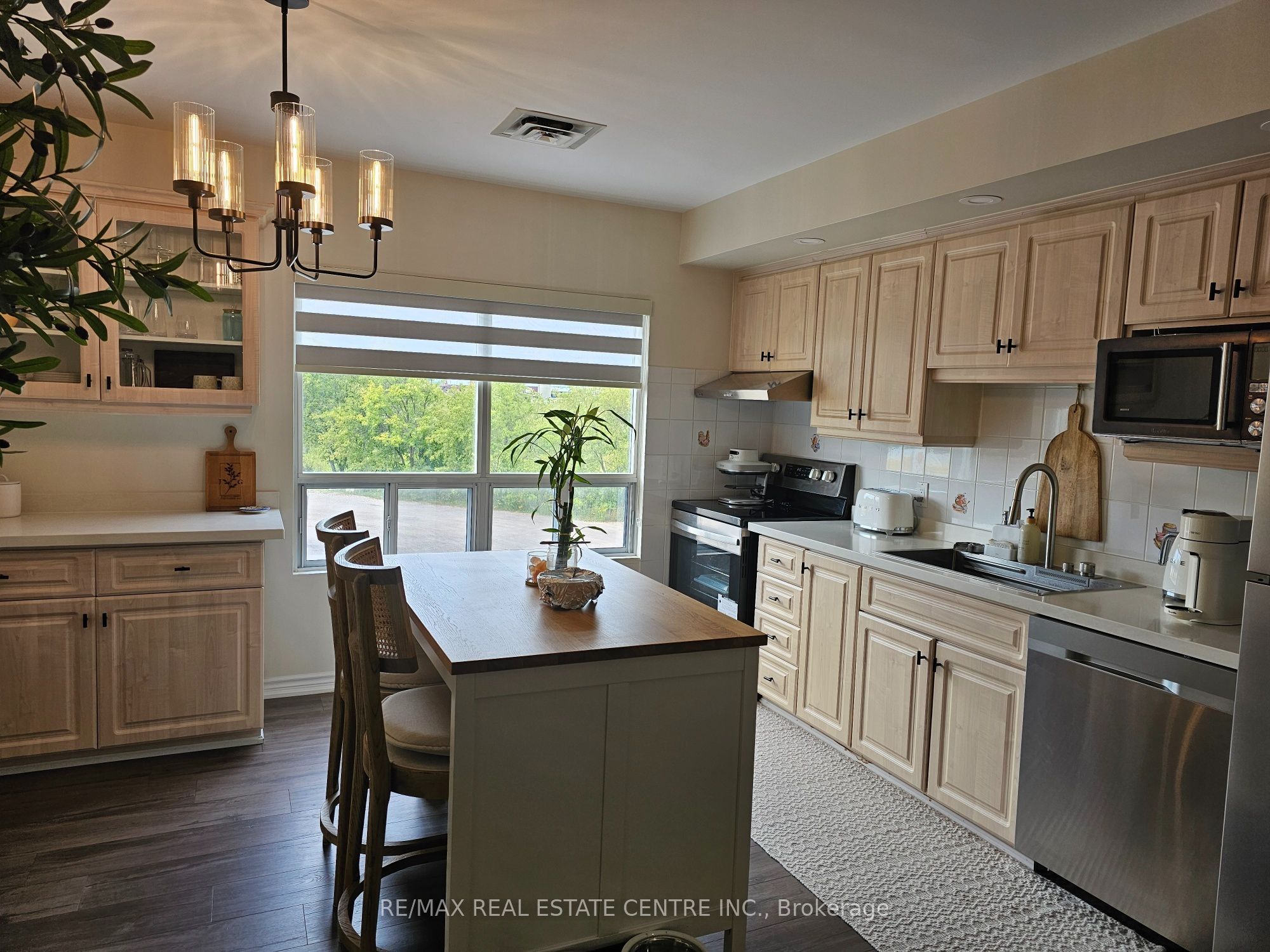 Unit 3 - 15393 Airport Road, Caledon 1