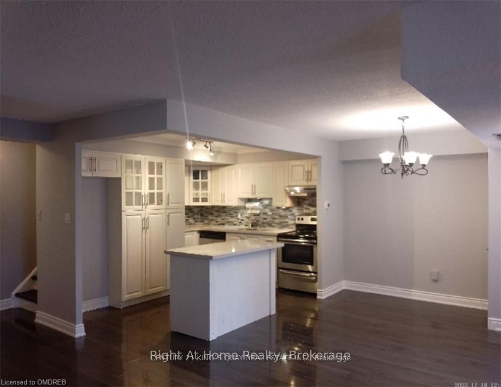 Unit 121 - 1300 Marlborough Court, Oakville 2