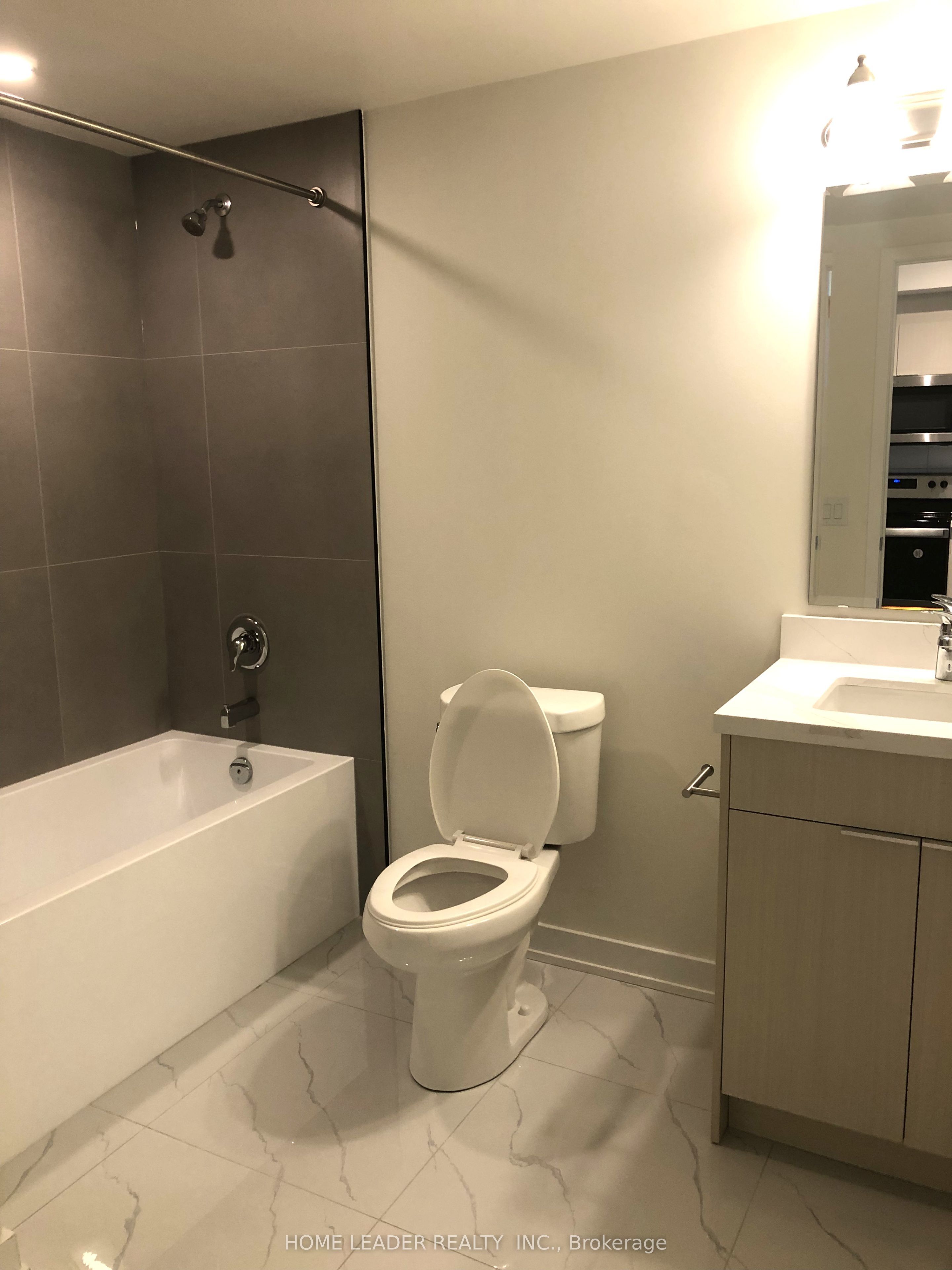 Unit 1109 - 2825 , Toronto Jane Street, North York 5